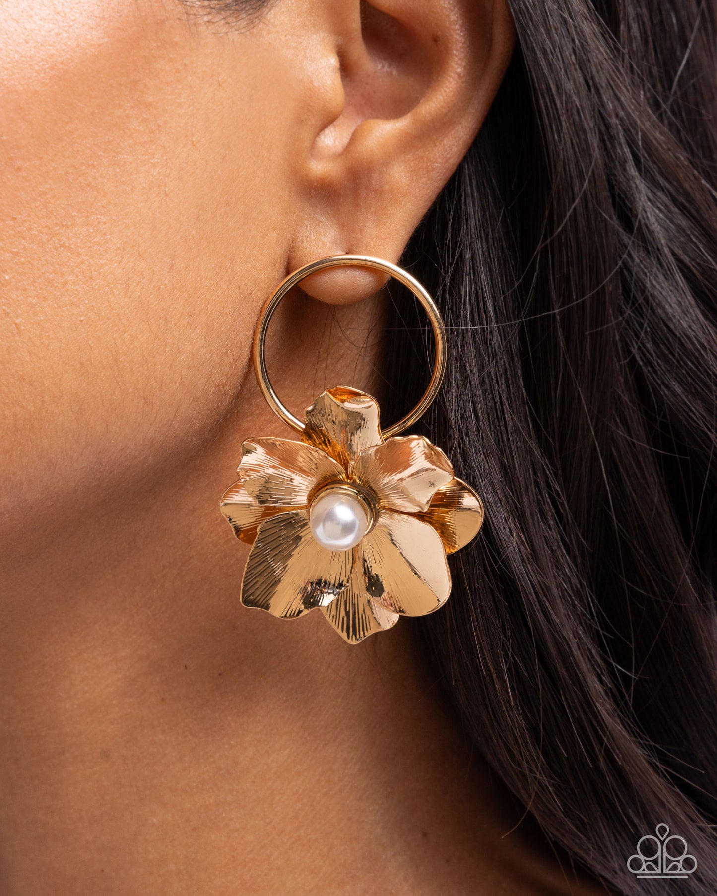 Backyard Bling - Gold Flower Post Earring Paparazzi E2669