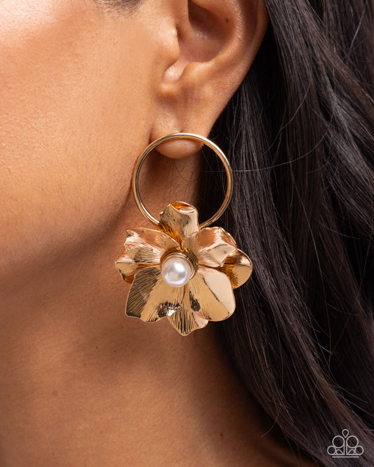 Backyard Bling - Gold Flower Post Earring Paparazzi E2669