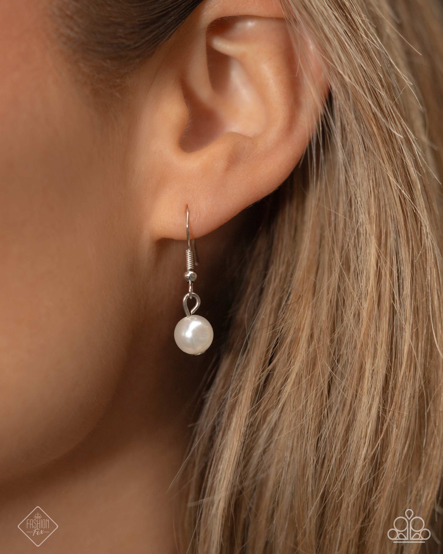Cordially Chic - White Pearl & Rhinestone Necklace Fiercely 5th Avenue Fashion Fix April 2025 Paparazzi N3420