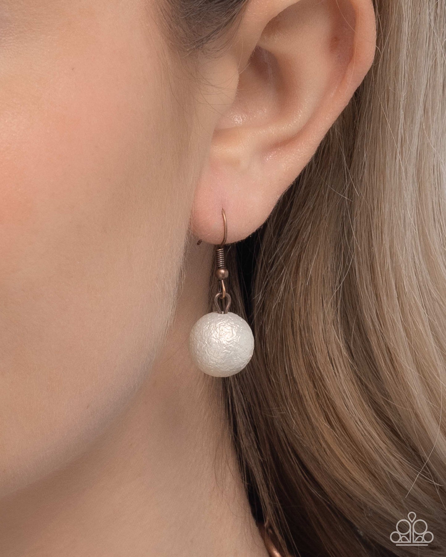 Brushed Backdrop - Copper Chain & White Scratched Large Pearl Necklace Paparazzi N3164