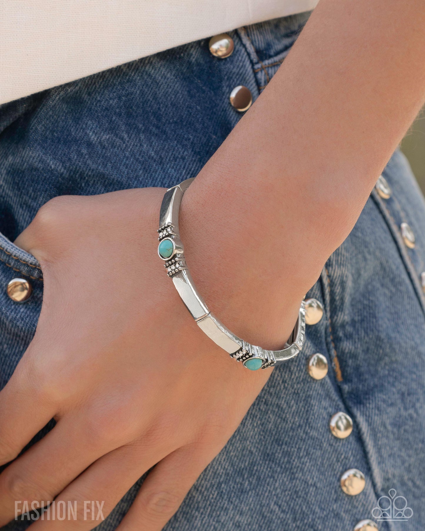 Badlands Beginning - Blue Turquoise Stone Silver Stretch Bracelet Simply Santa Fe May 2025 Fashion Fix Paparazzi B2222