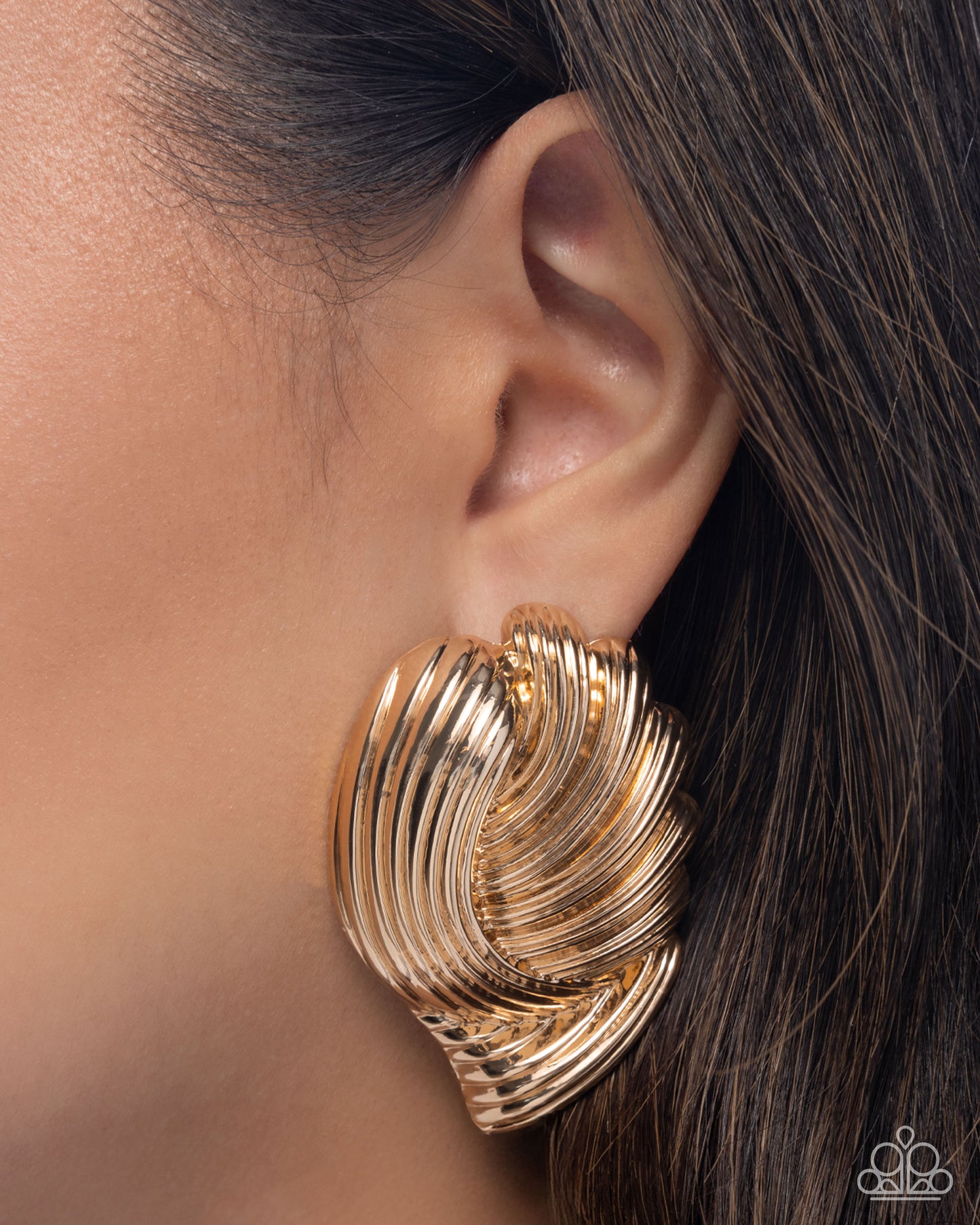 Carnivale Confidence - Gold Knot Knockout Look Post Earring Paparazzi E2894