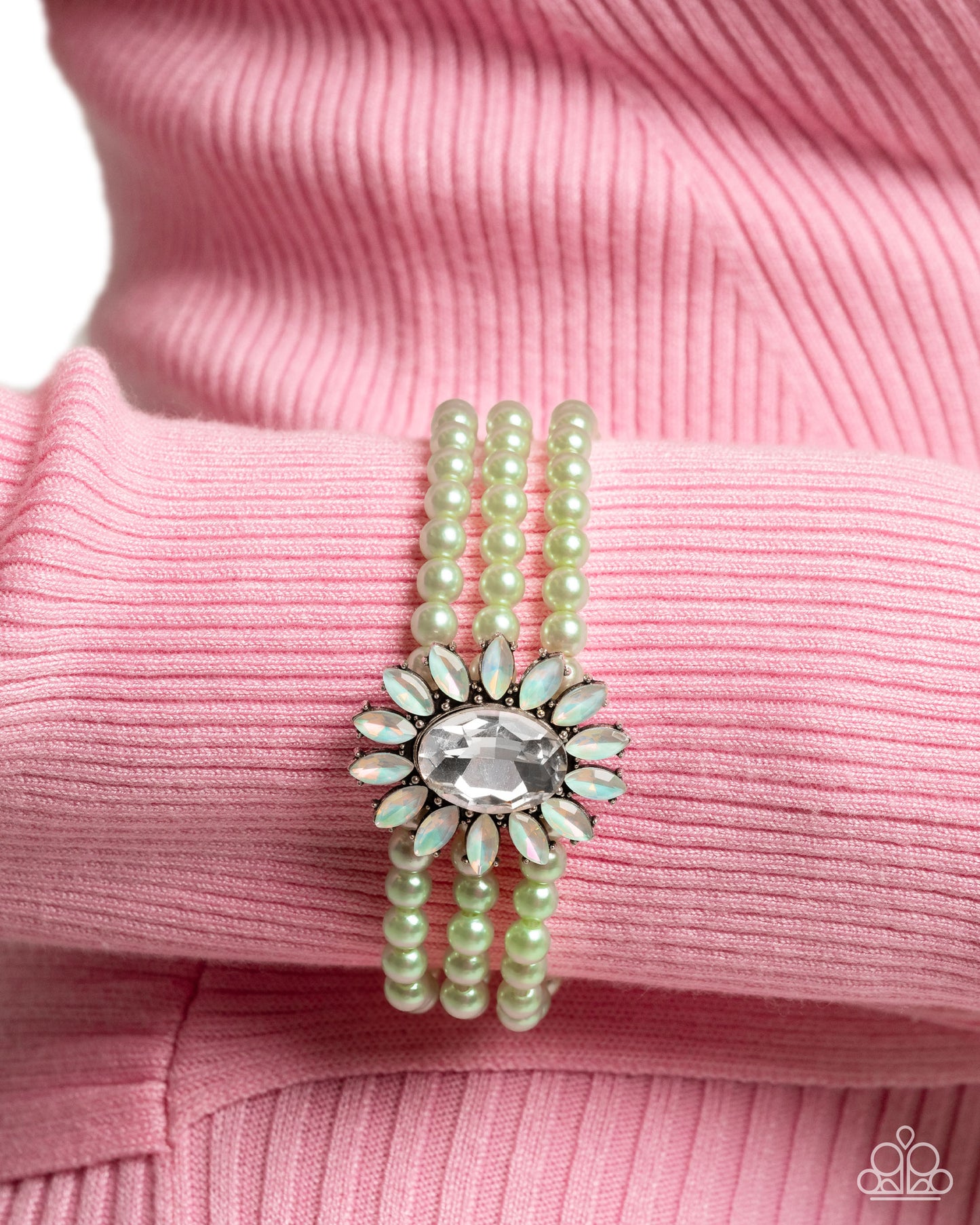 Conscious Chic - Complete Look - Necklace: Opulent Observation, Green Bracelet: Perceptive Pearls Green Paparazzi N3585