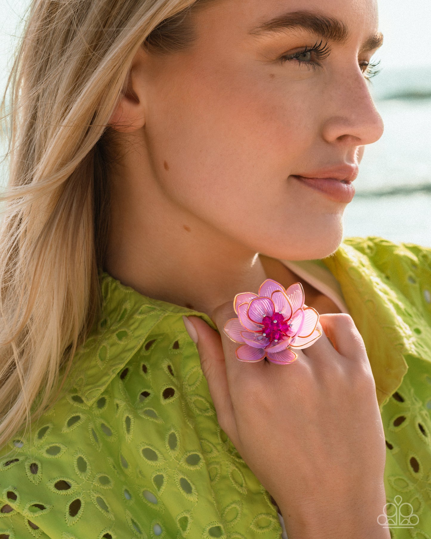 Blatant Bloom - Purple Translucent Petals & Fuchsia Bead Center Oversized Flower Ring Paparazzi R1079