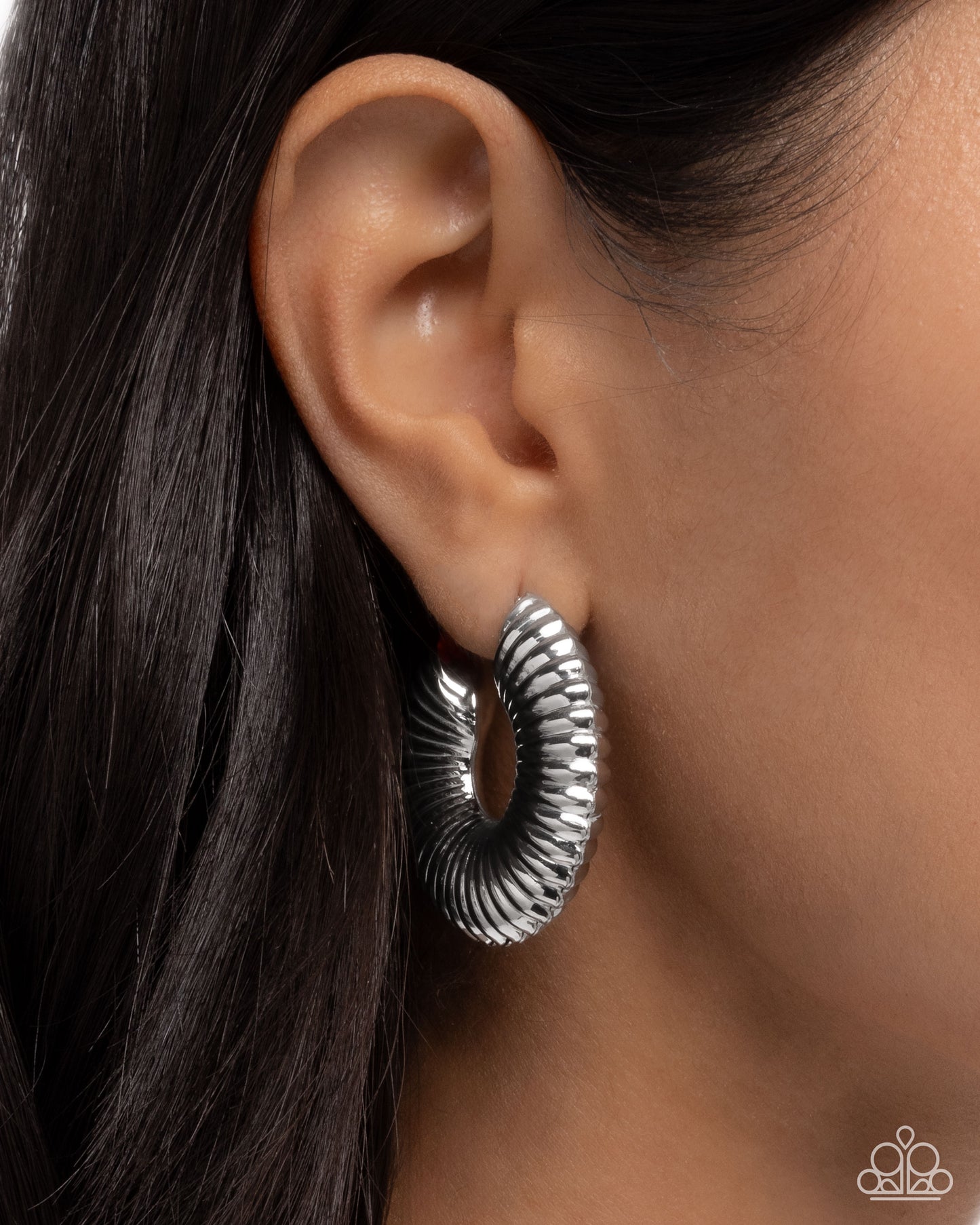 Paparazzi Spontaneous Spirals - Silver Ribbed Spiral Earring E3190