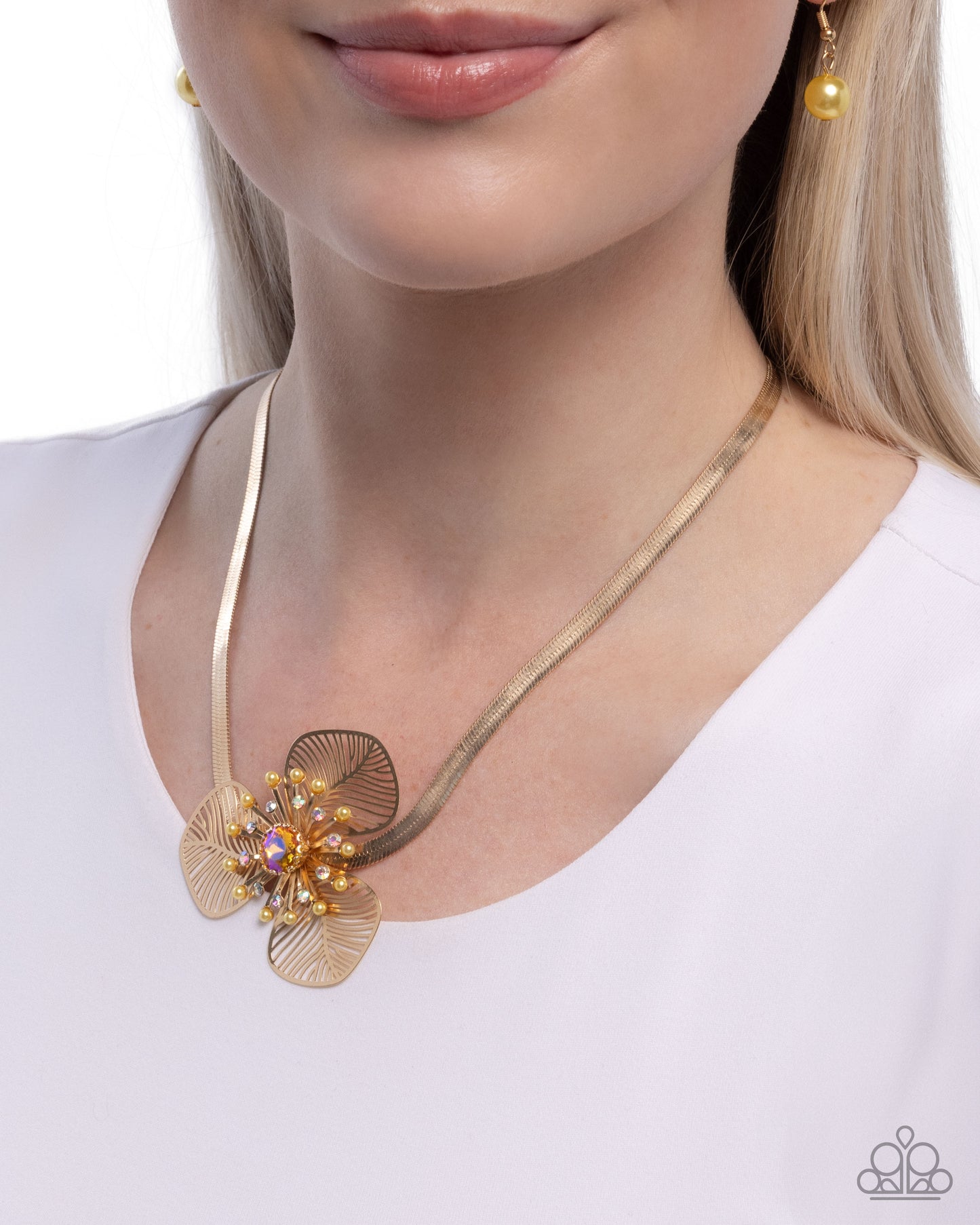 Paparazzi Valiantly Verdant - Yellow Iridescent Gem Gold Flower Snake Chain Necklace N4014