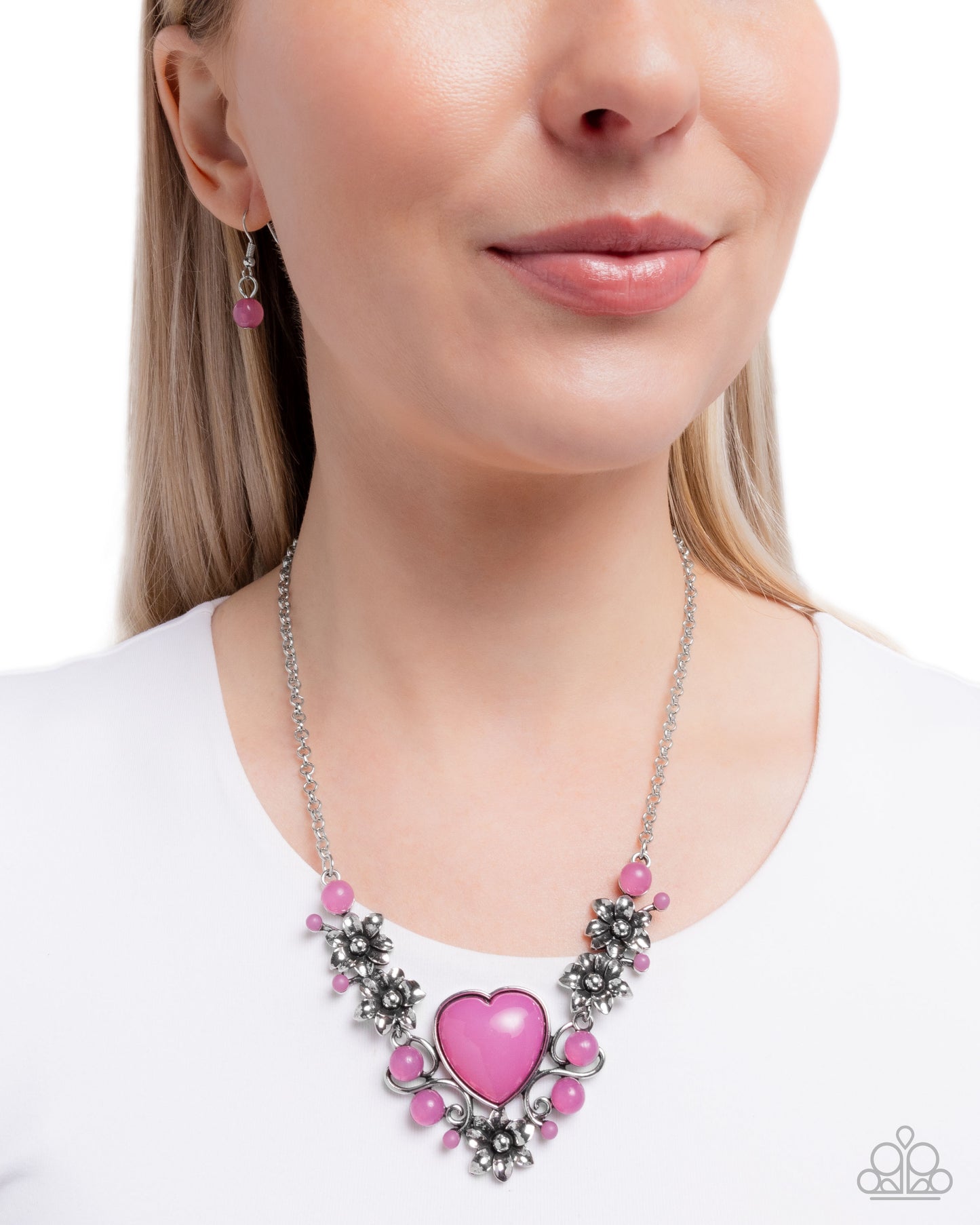 Paparazzi Vintage Volume - Purple Crocus Heart Silver Necklace N4000