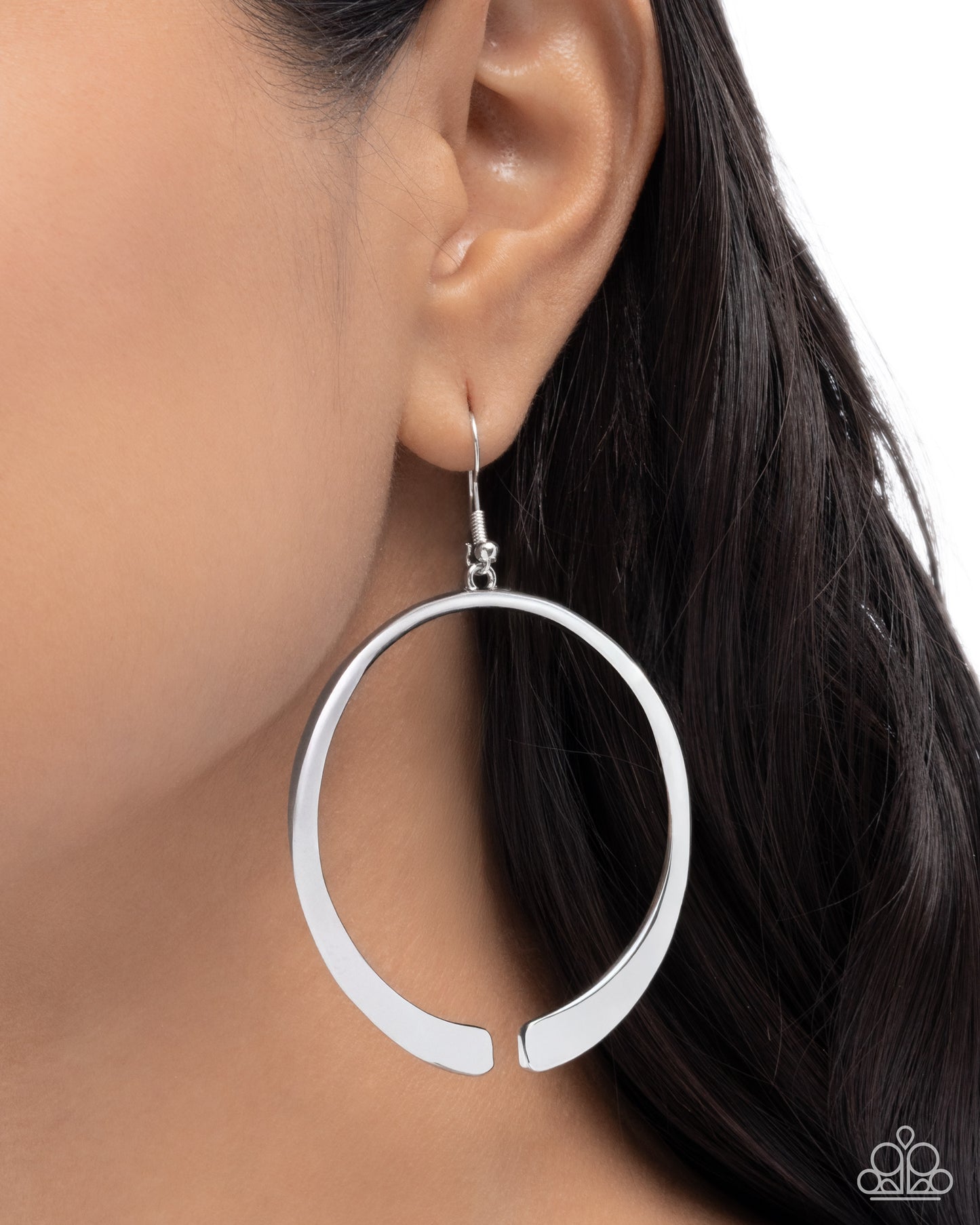 Paparazzi Separated Showcase - Silver Hammered Frame Earring E3290