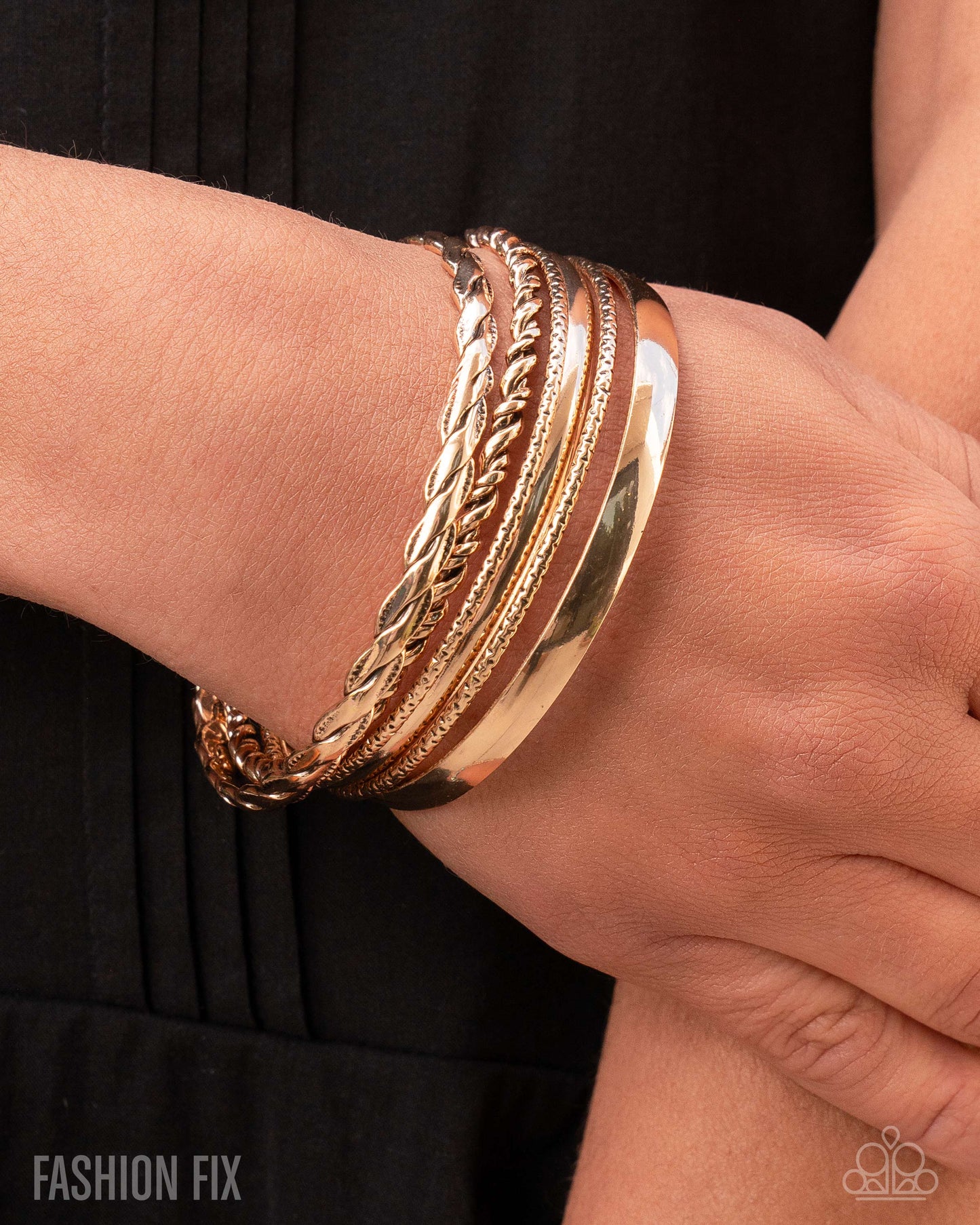 Smitten Southern - Gold Bangle Bracelets Set Of 6 Simply Santa Fe Fashion Fix July 2025 Paparazzi B2315