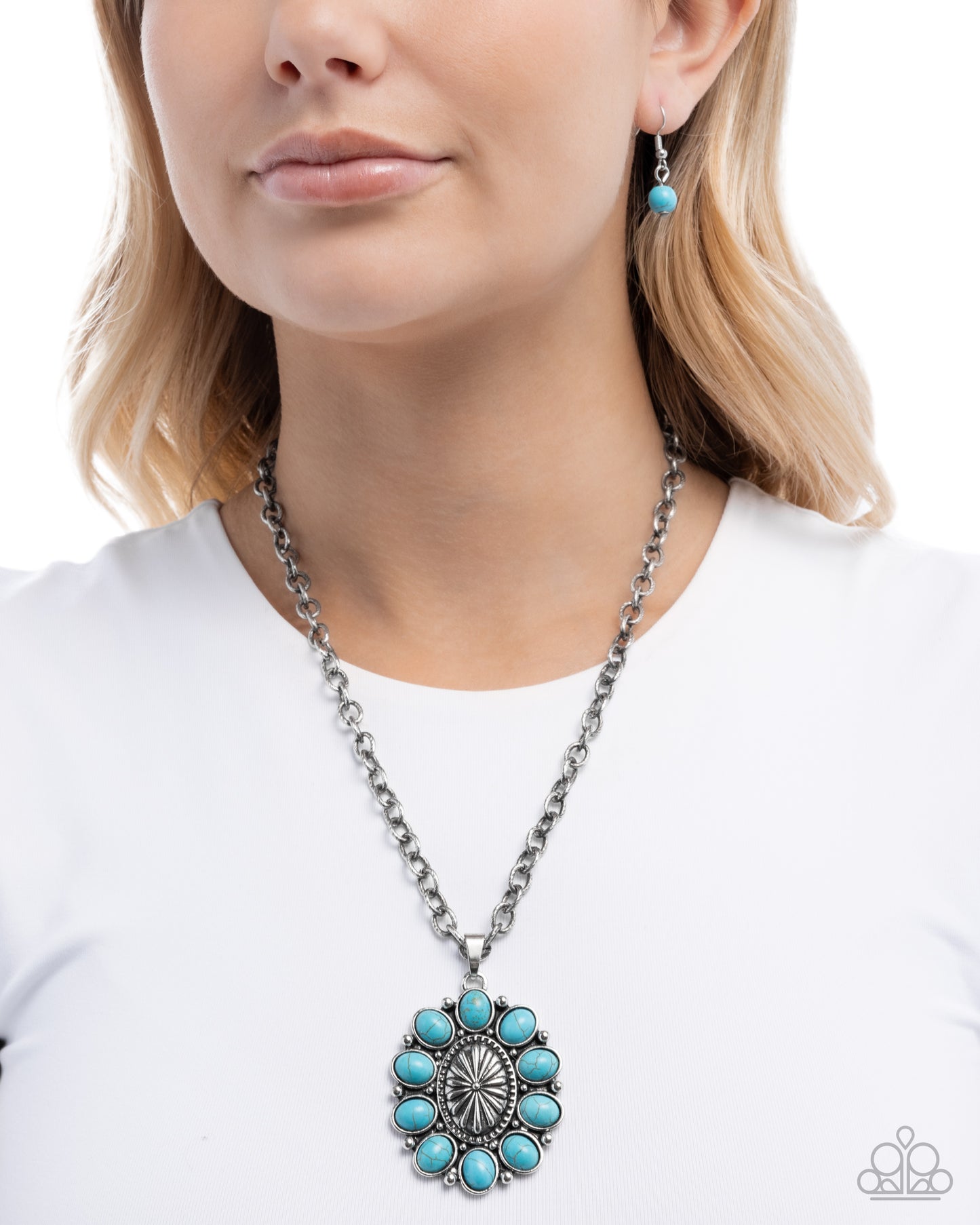 Paparazzi Santa Fe Score - Blue Turquoise Stone Floral Silver Necklace Santa Fe Style