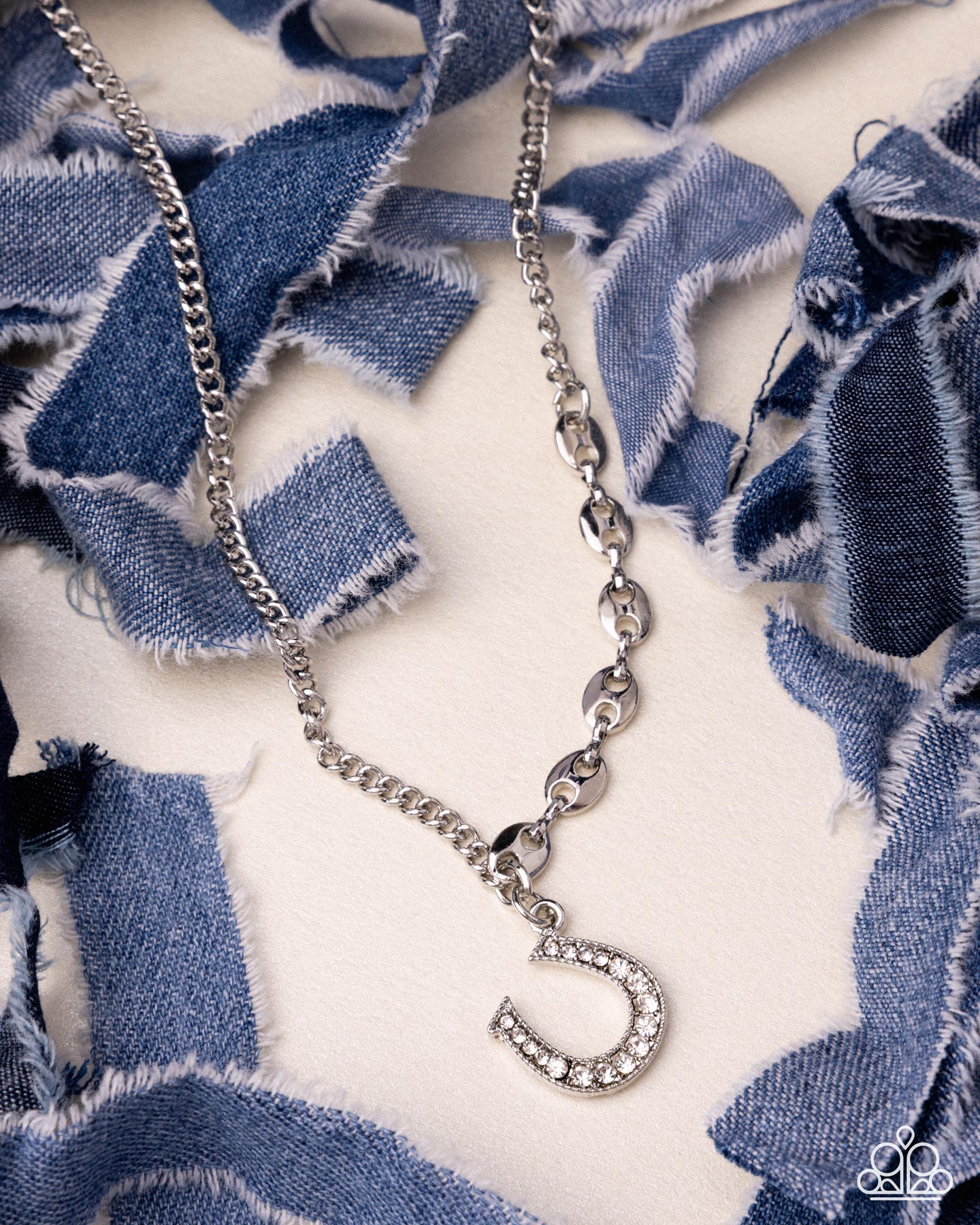 Paparazzi Horseshoe Headline - White Rhinestone Horseshoe Necklace Santa Fe Style N3668