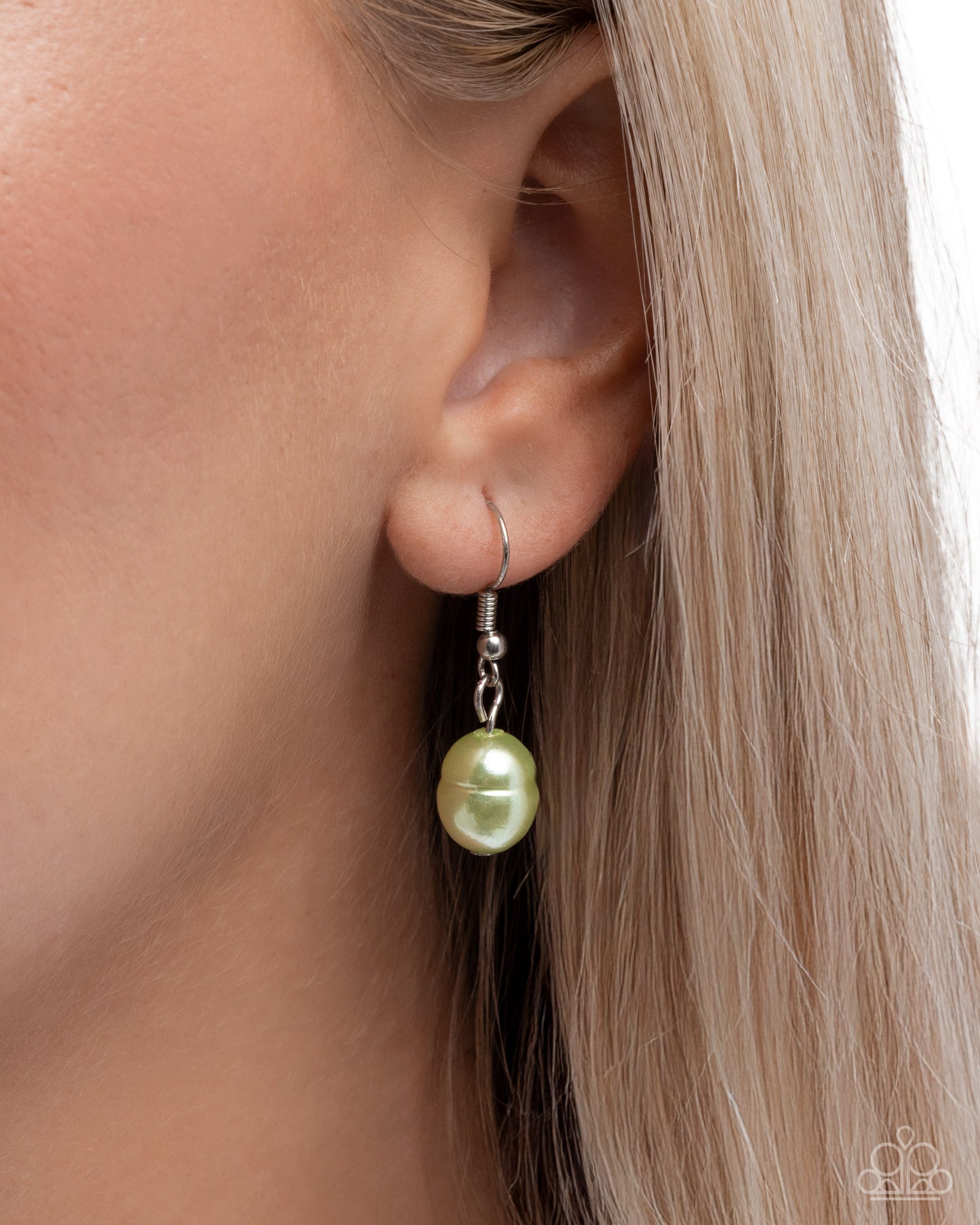 Paparazzi Coral Class - Green Lime Cream Pearl Silver Starfish Mermaid Tail Layered Necklace N4038