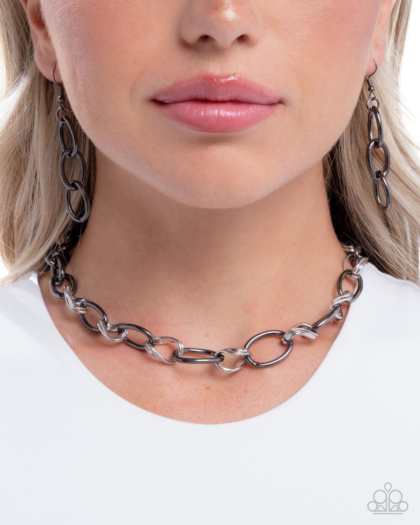 Paparazzi Sleek Spirit - Black Gunmetal & Silver Link Chain Necklace N3773