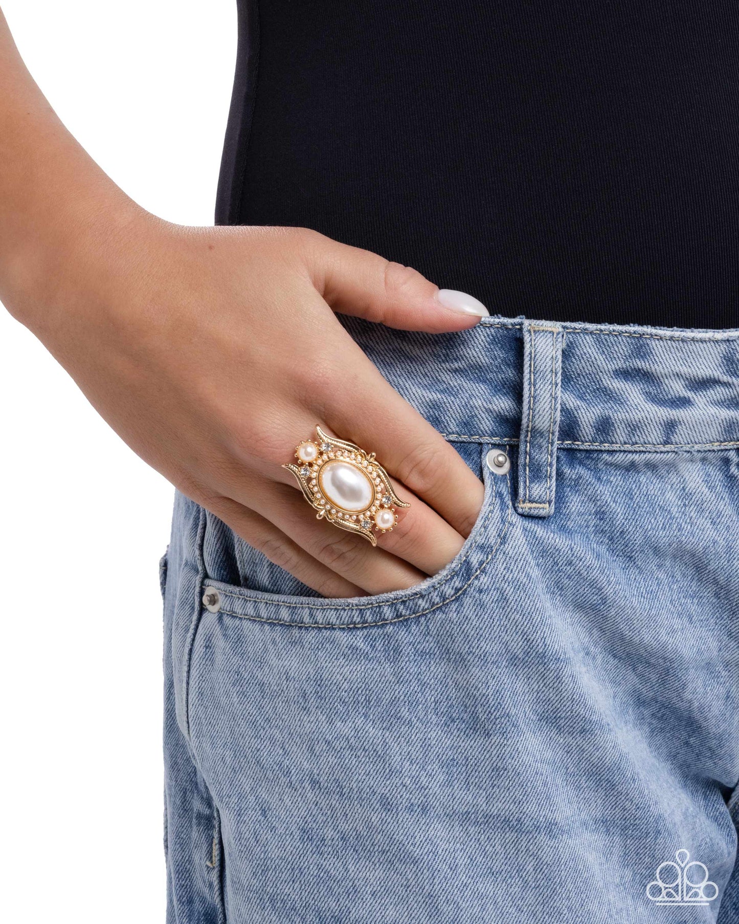 Paparazzi Delightful Debutante - Gold Frame & White Oval Pearl Statement Ring R1299