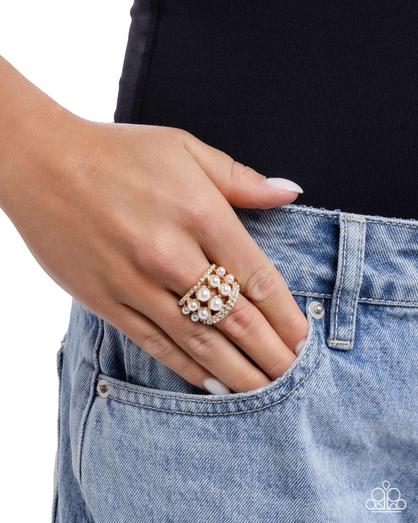 Paparazzi Glossy Gallery - Gold & White Pearl Ring R1219