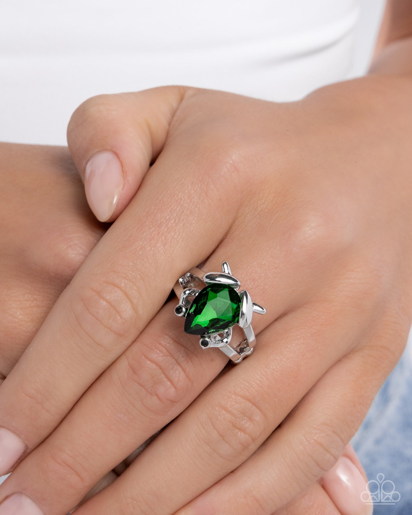 Paparazzi Fun-Loving Frog - Green - Emerald Green Gem Frog Ring R1317