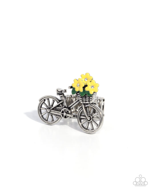 Paparazzi Small Town Vibe - Yellow Primrose Flower Bouquet Silver Bicycle Ring R0745