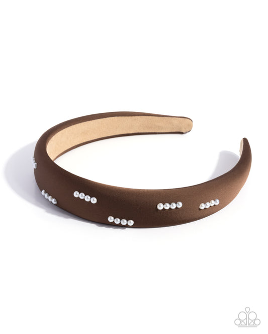 Paparazzi Theater Kid - Brown & White Pearl Headband