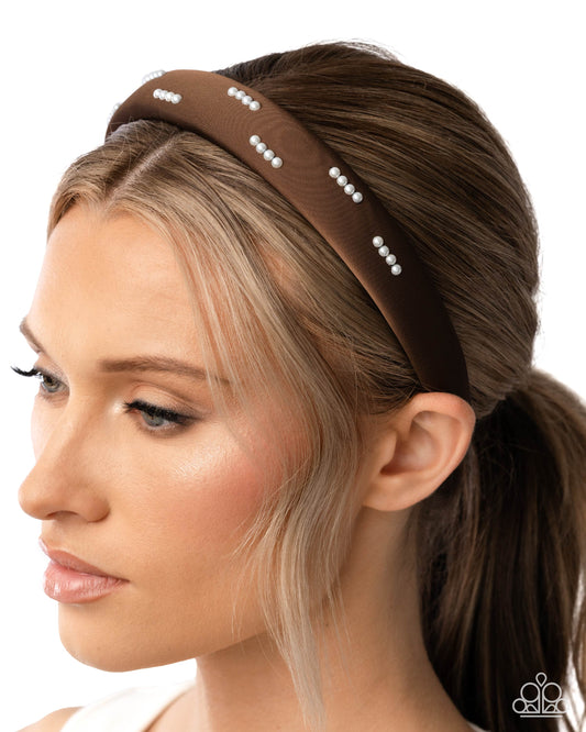 Paparazzi Theater Kid - Brown & White Pearl Headband