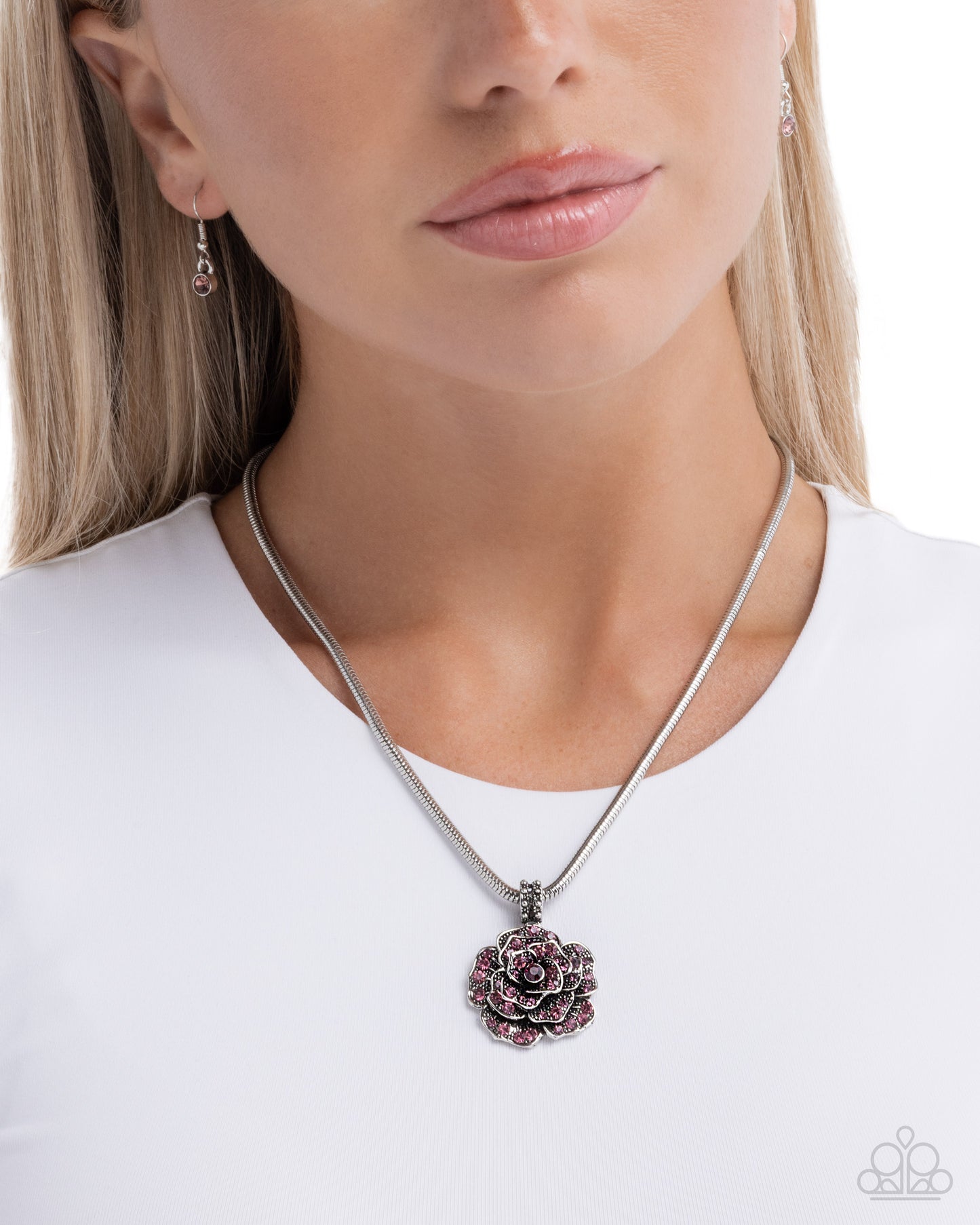 Paparazzi Passionate Petals - Purple Amethyst & Light Amethyst Rhinestone Silver flower Necklace N3781
