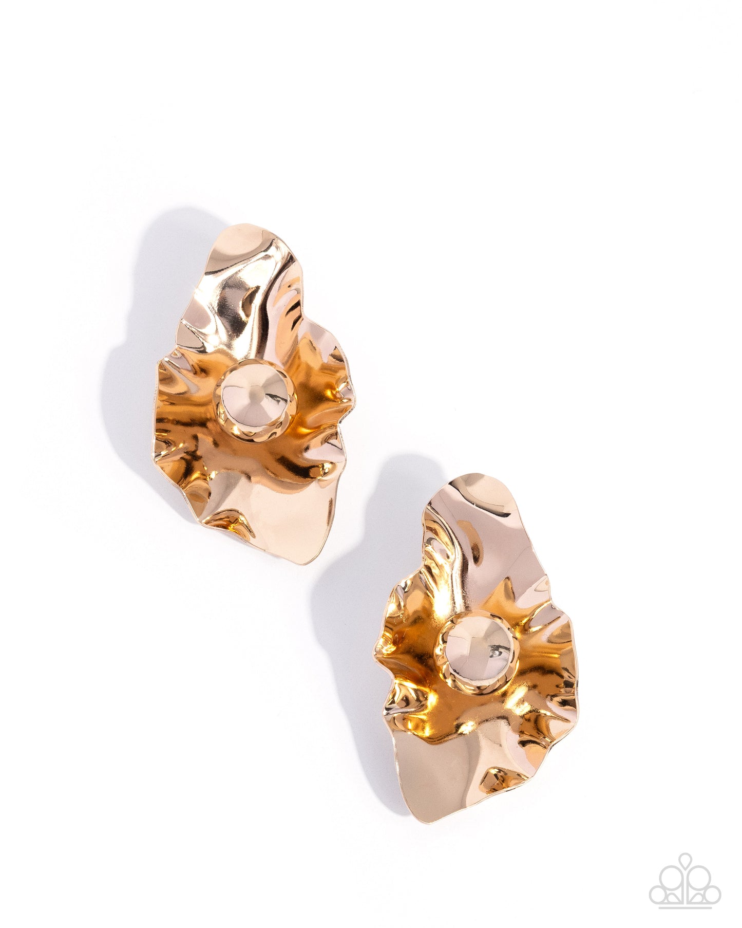 Paparazzi Crinkled Catwalk - Gold Crinkled Leaf High Sheen Post Earring E3415