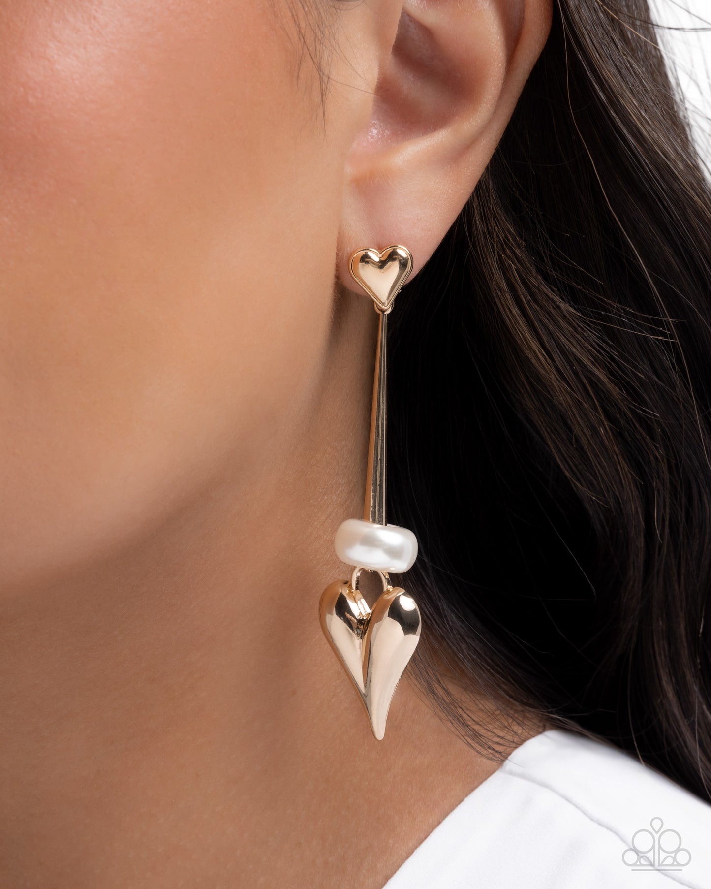 Paparazzi I Feel Loved - Gold Heart Elongated Post Earring E3287