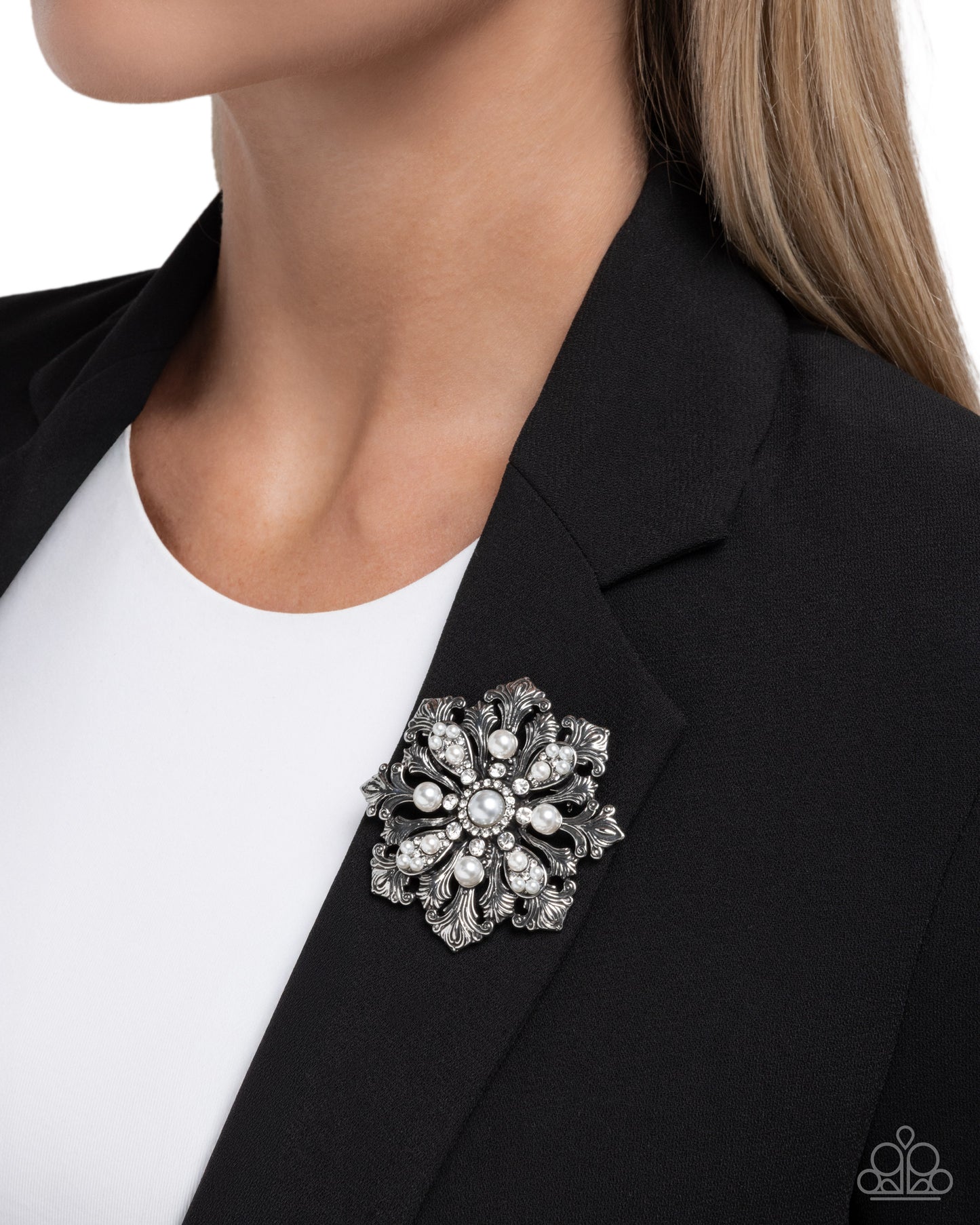 Paparazzi Professional Pairing - White Pearl & Rhinestone Lapel Pin Brooch BR038