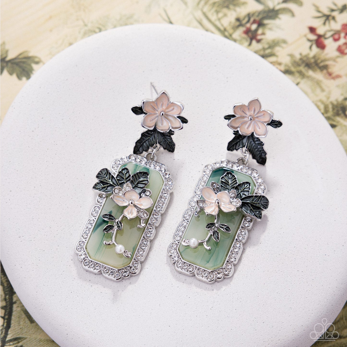 Paparazzi Pristine Portrait - Green & Light Peach Flower Post Earring