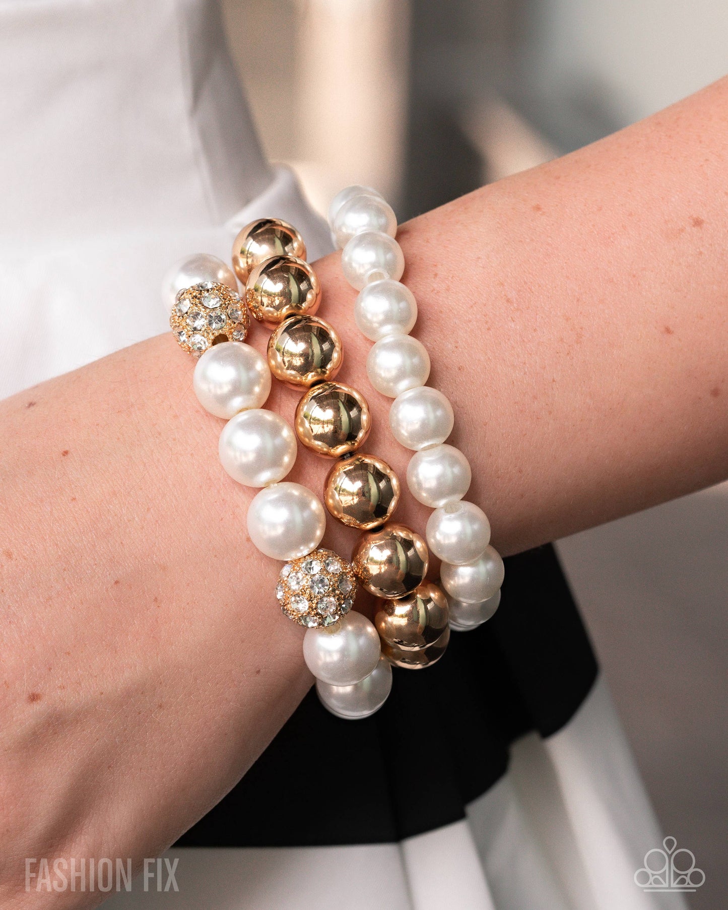 Paparazzi Commanding the Court - Gold & White Pearl Set Of 3 Stretch Bracelets Fashion Fix November 2025