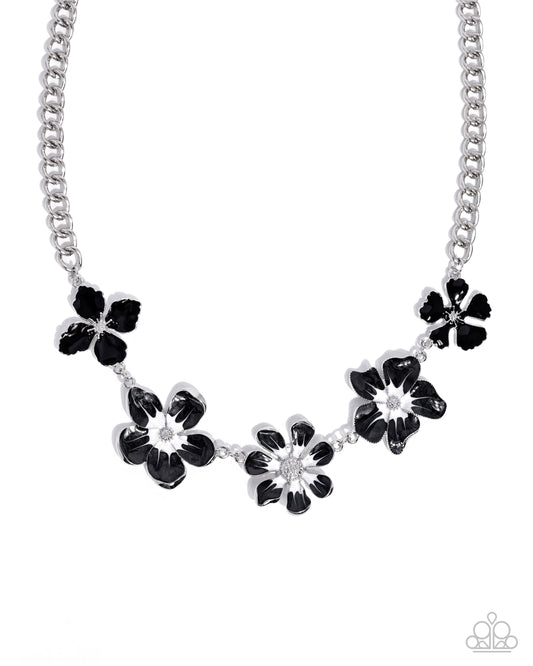 Paparazzi Constant Color - Black Flower Necklace N4017