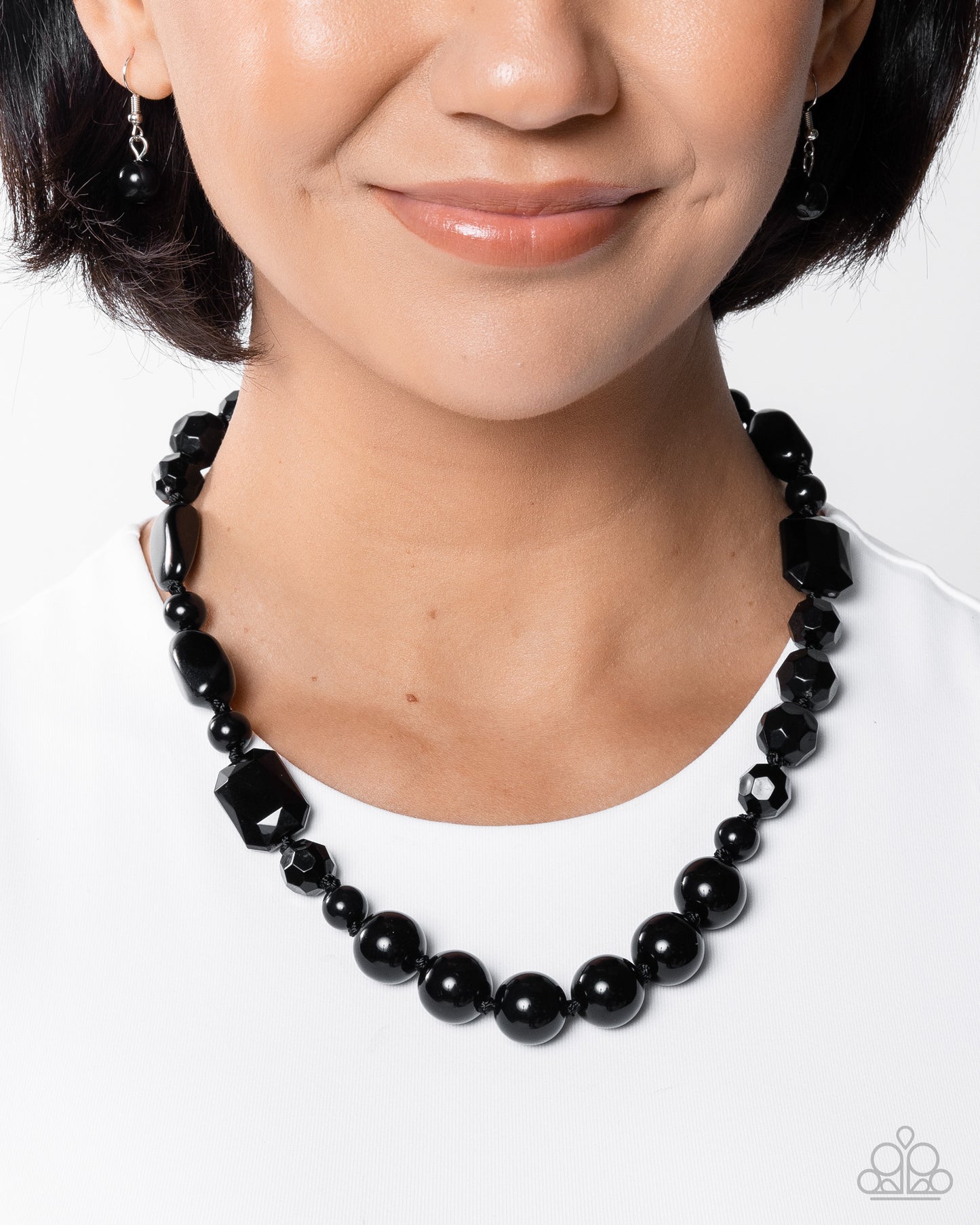 Paparazzi Socialite Shapes - Black Faceted & Smooth Bead Necklace N3957