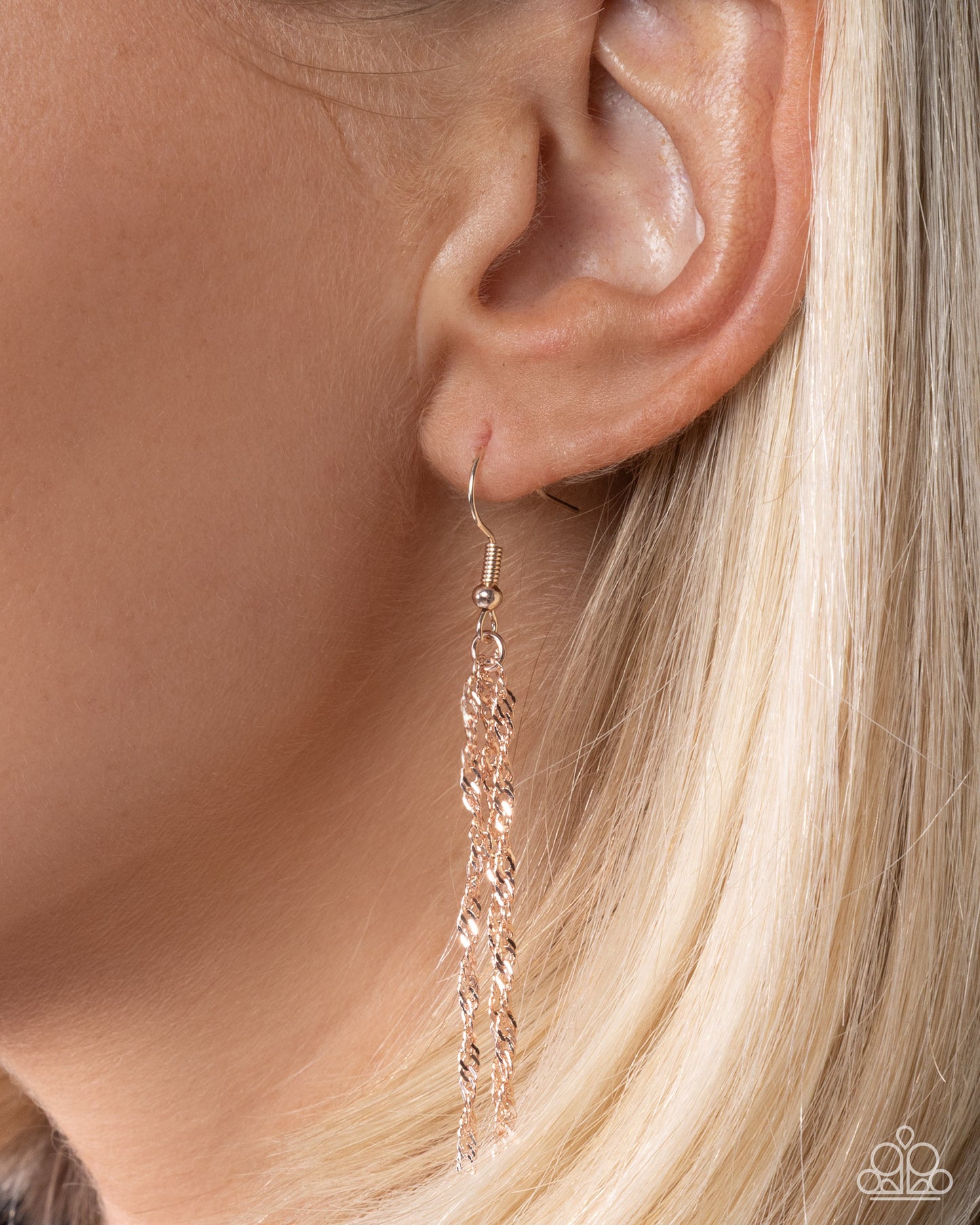 Paparazzi Vintage Flair - Rose Gold Heart Flower Necklace N1318
