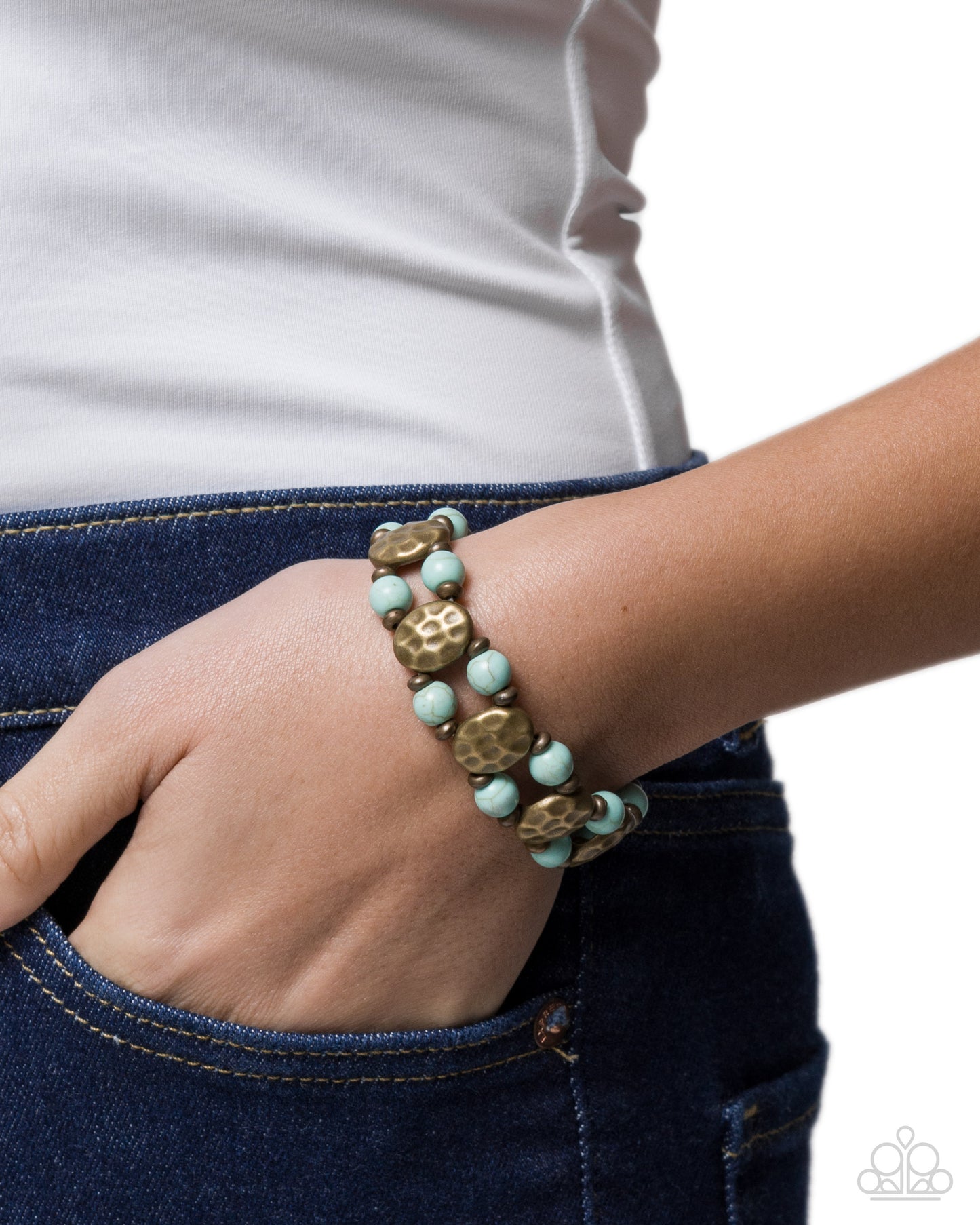 Paparazzi Santa Fe Scope - Brass Hammered Disc & Marbled Turquoise Stone Santa Fe Style Stretch Bracelet B2612