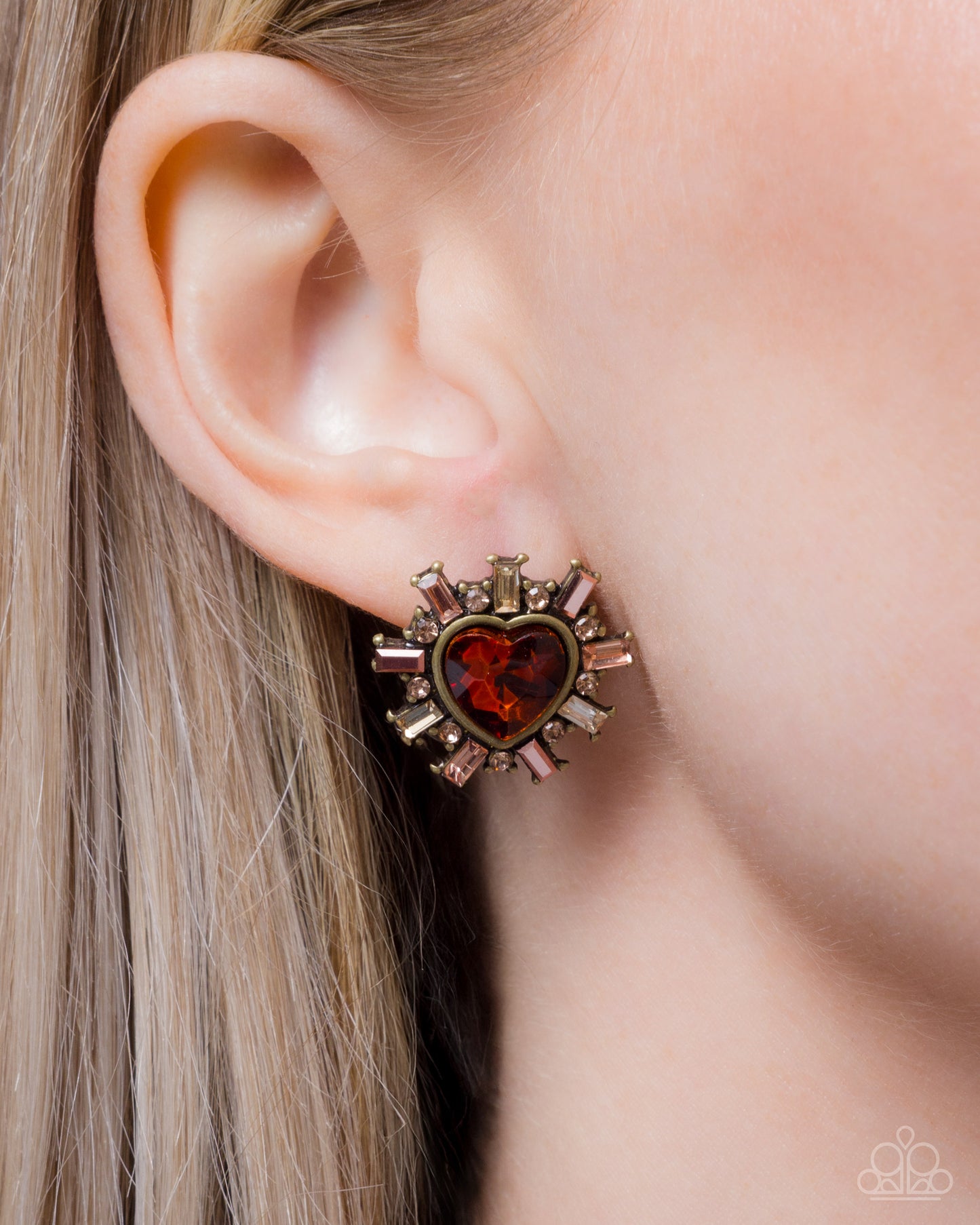 Paparazzi Flirty Feature - Brass & Brown topaz Heart Gem Earring E3387