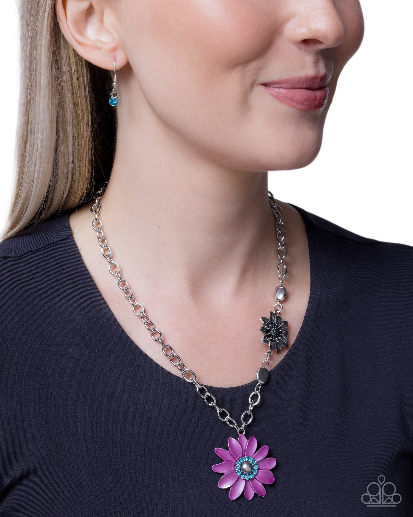 Paparazzi Sporadic Springtime - Purple Flower Necklace N3960