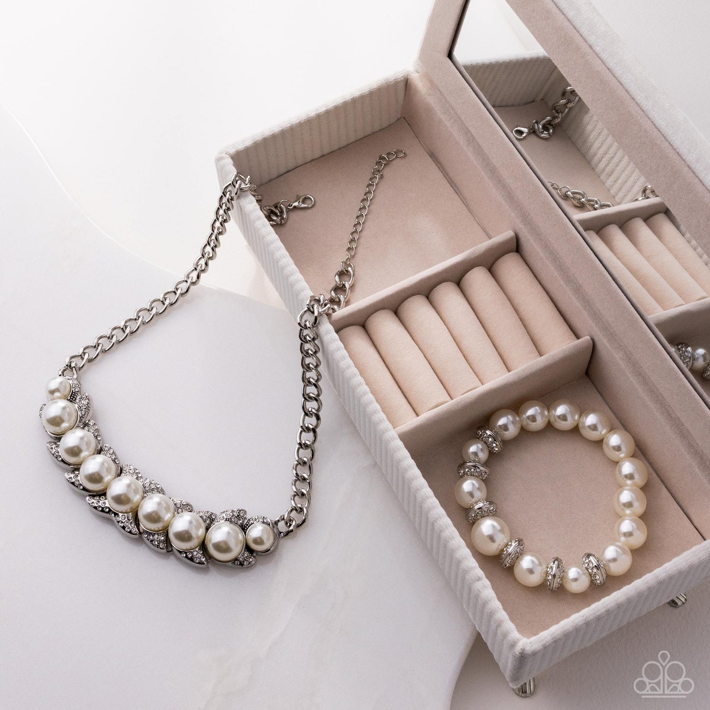 Paparazzi Hypnotizing History - White Pearl & Rhinestone Stretch Bracelet Fiercely 5th Avenue Fashion Fix Trend Blend January 2026 B2580