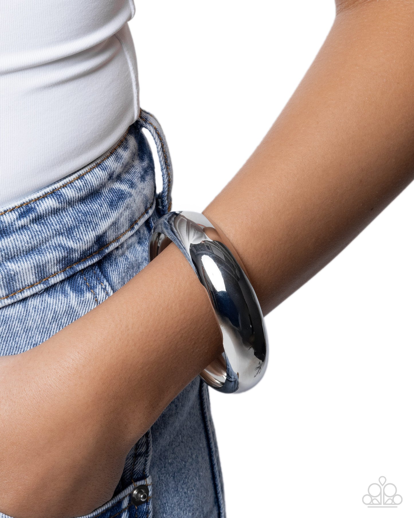 Paparazzi Sleek Shanty - Silver High Sheen Bangle Bracelet