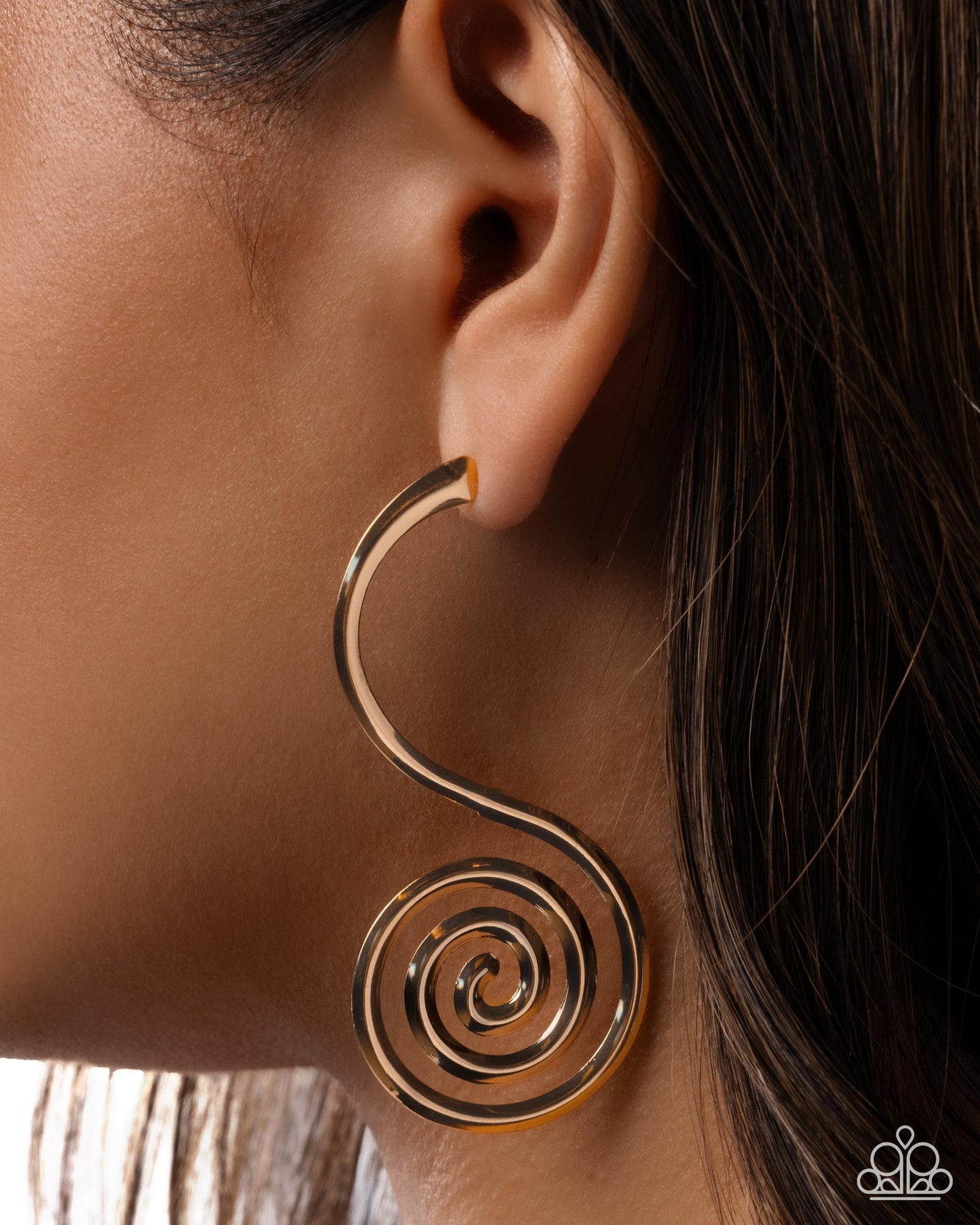 Paparazzi Spiral Showcase - Gold Spiral Earring