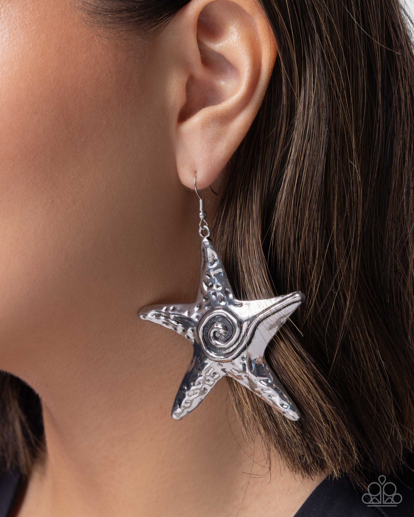 Paparazzi Stark Stars - Silver Hammered Star Earring E3393