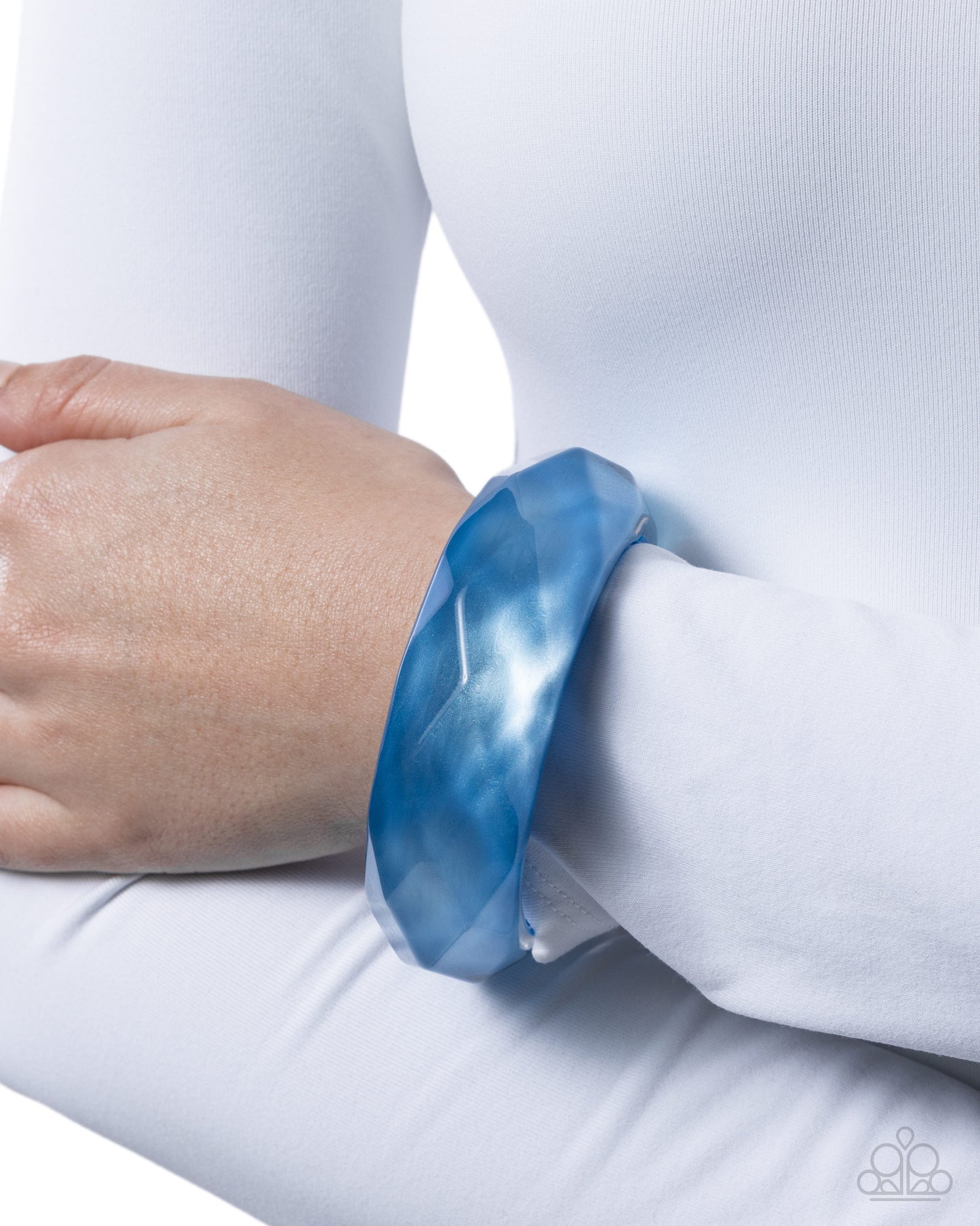 Paparazzi Clear Clairvoyance - Blue Marina Acrylic Faceted Bangle Bracelet B2653