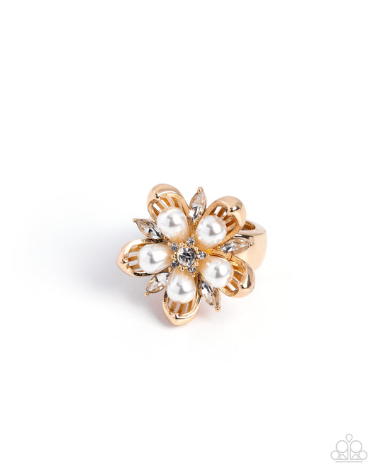 Giving Glitz - Gold