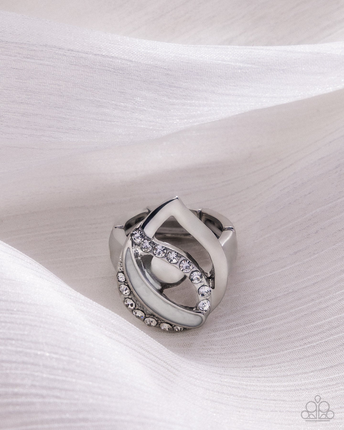 Demanding Shimmer - White