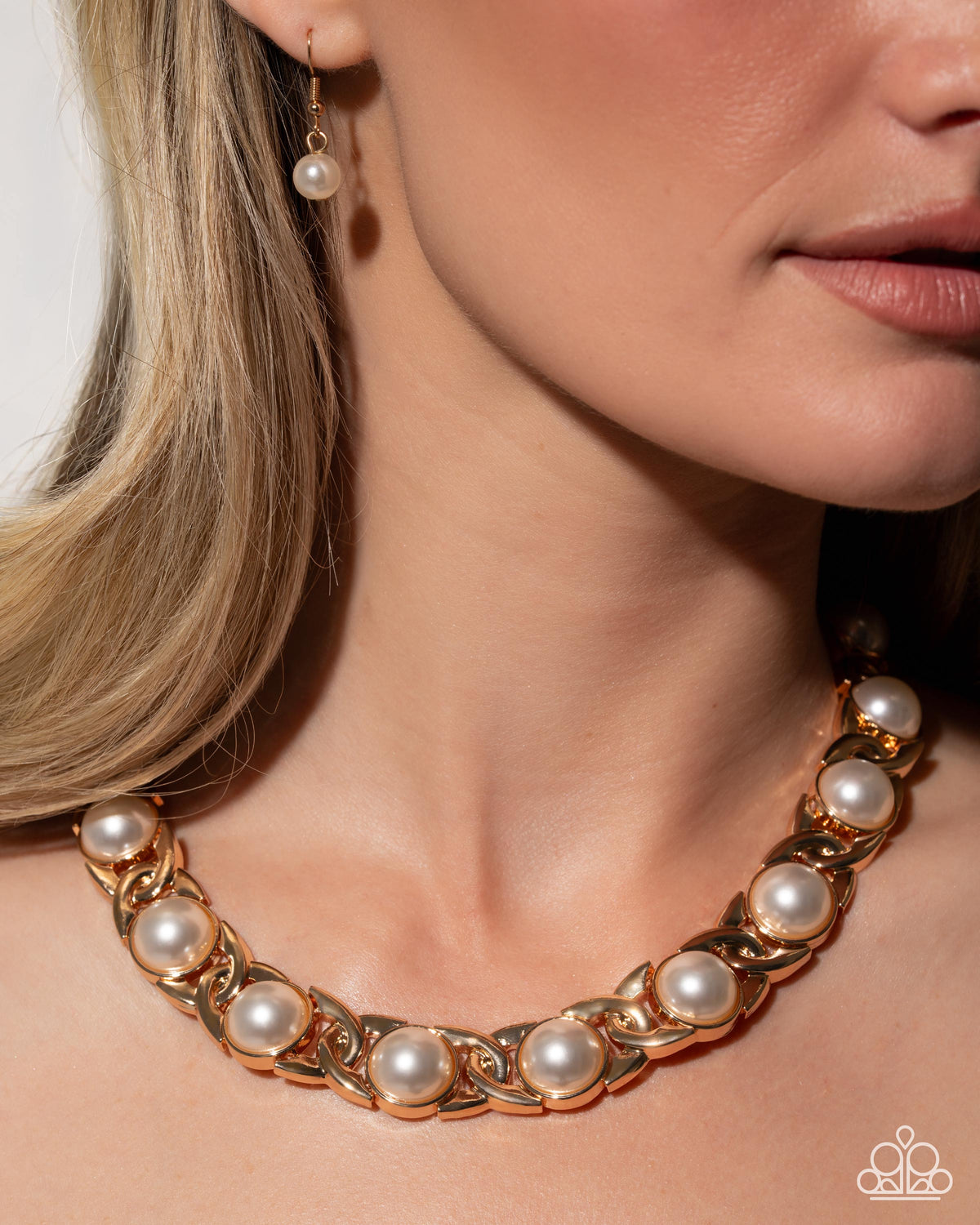 Paparazzi Poised Parade - Gold & Pearl Link Necklace September 2026 Life Of The Party