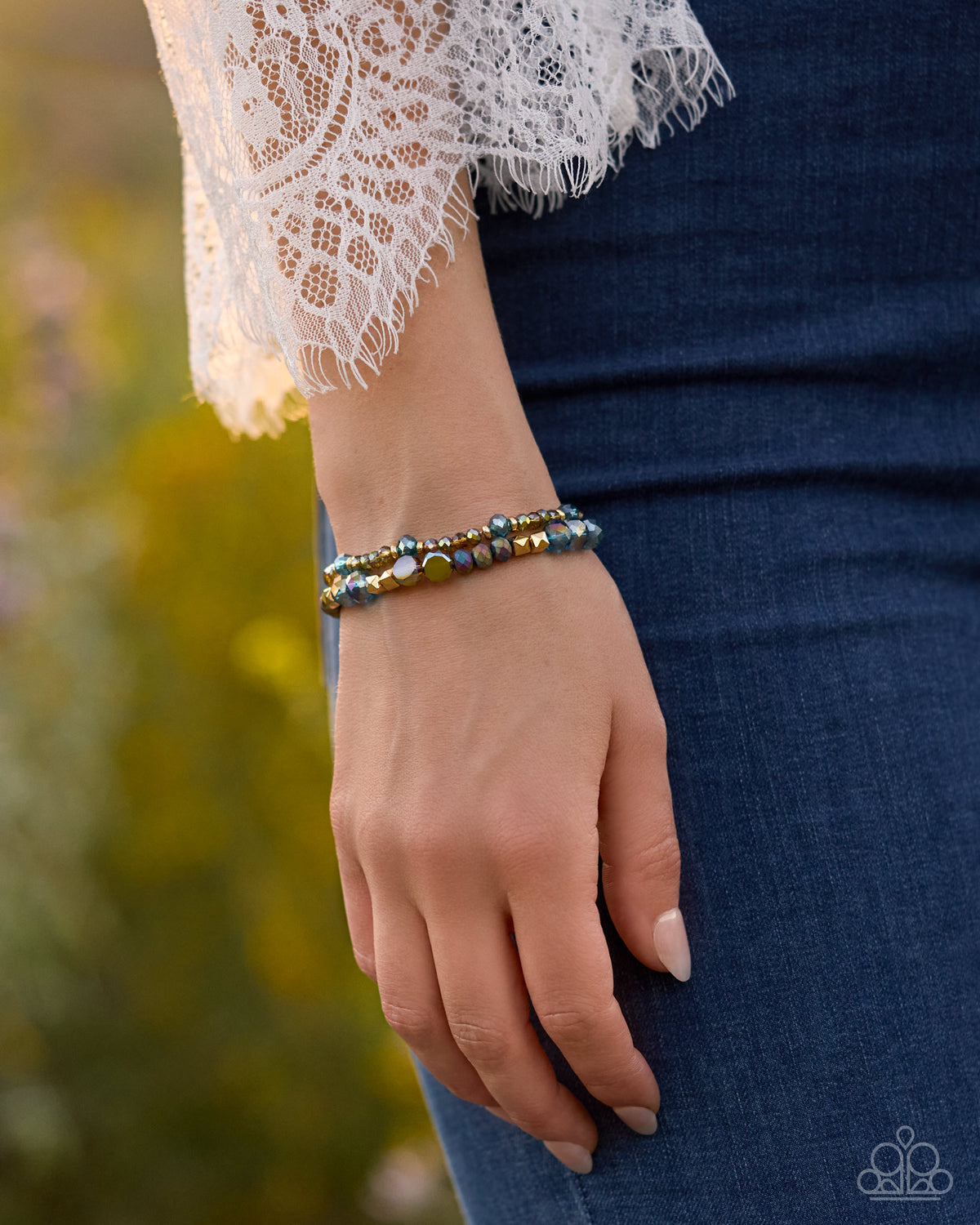 Paparazzi Structured Shimmer - Blue UV Shimmery Bead, Oil Spill Bead & Gold Disc Sliding Bead Closure Bracelet