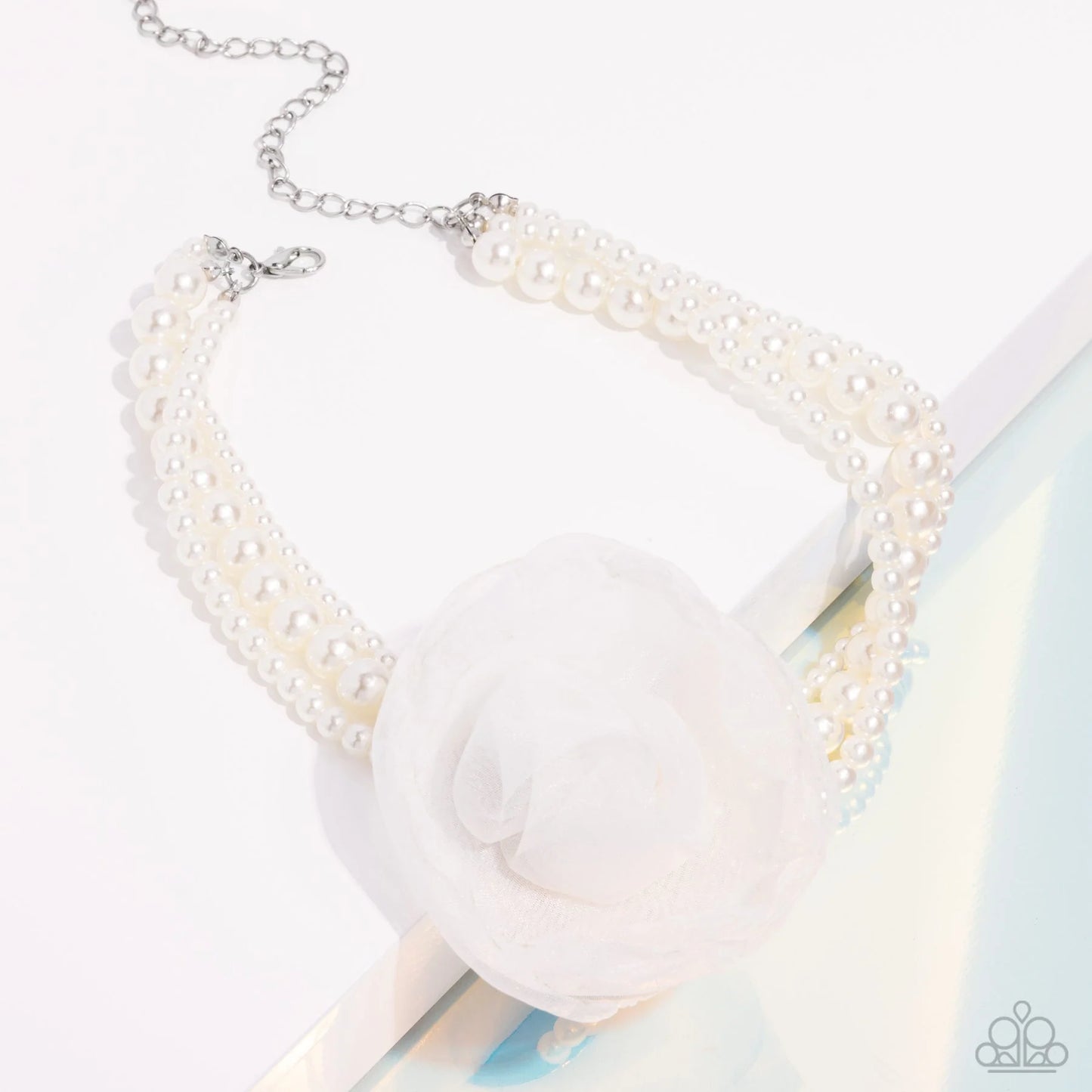 Radiant Rosette White Tulle Flower Choker Necklace Paparazzi N2560