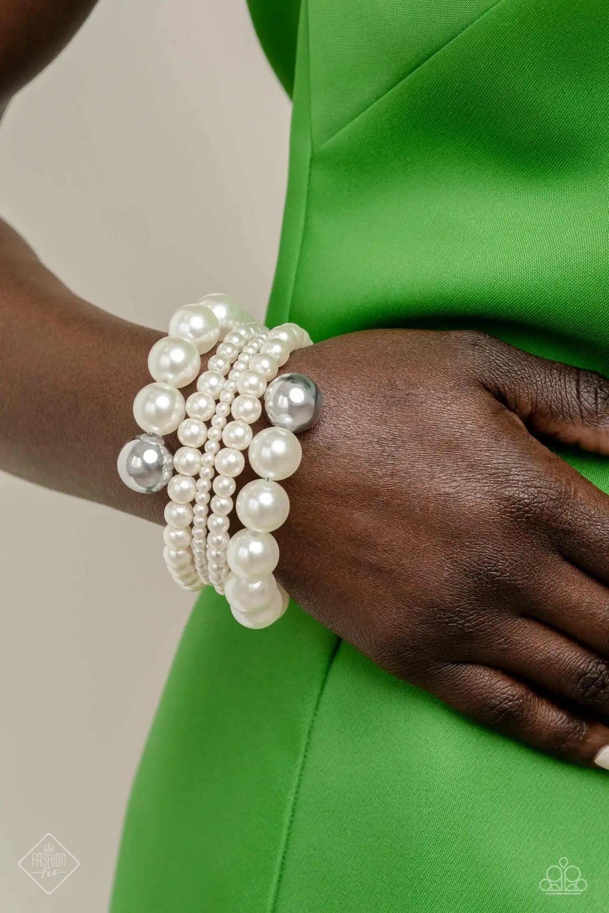 Pleasing Piroutte White Pearl Coil Bracelet 5th Avenue Fashion Fix April 2023 Paparazzi B1240