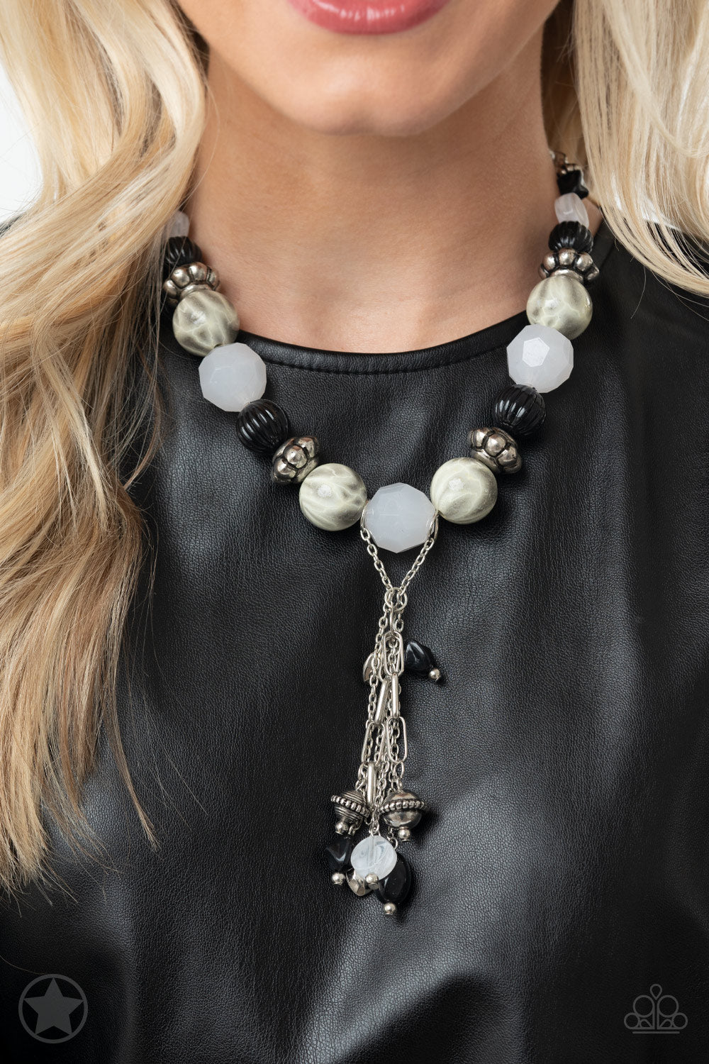 Break A Leg! Black Blockbuster Necklace Paparazzi N0659