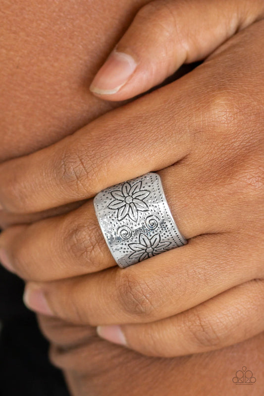 Wild Meadows Silver Floral Ring Paparazzi R0127