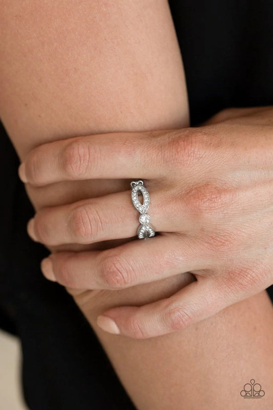 Extra Side of Elegance White Rhinestone Ring Paparazzi R0033