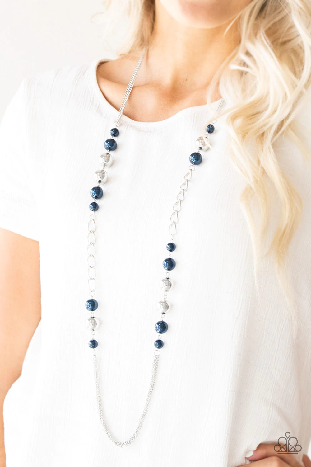Uptown Talker Blue and Silver Pearl Bead Necklace Paparazzi N0050